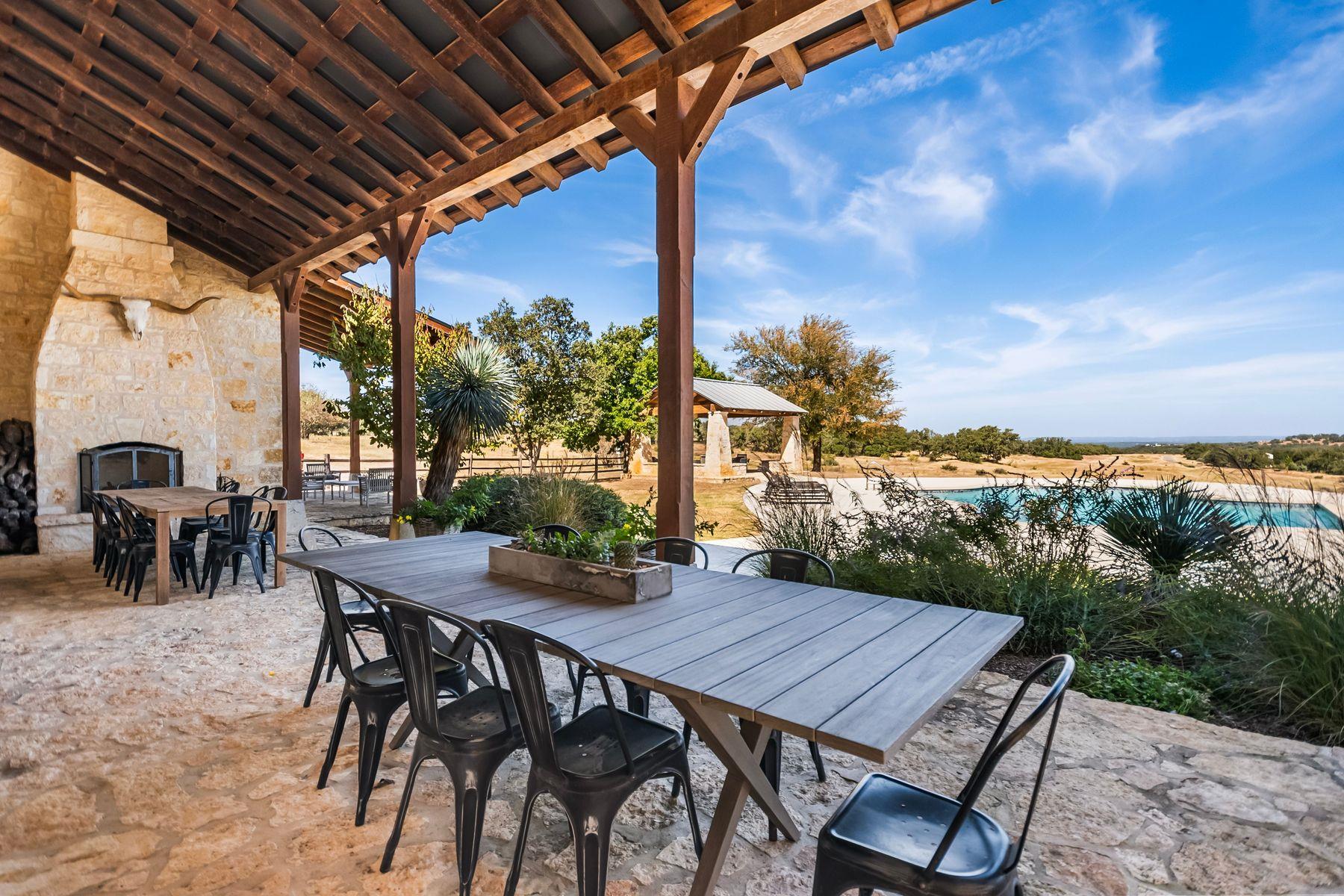 226 S Walnut Springs Rd, Johnson City, TX 78636