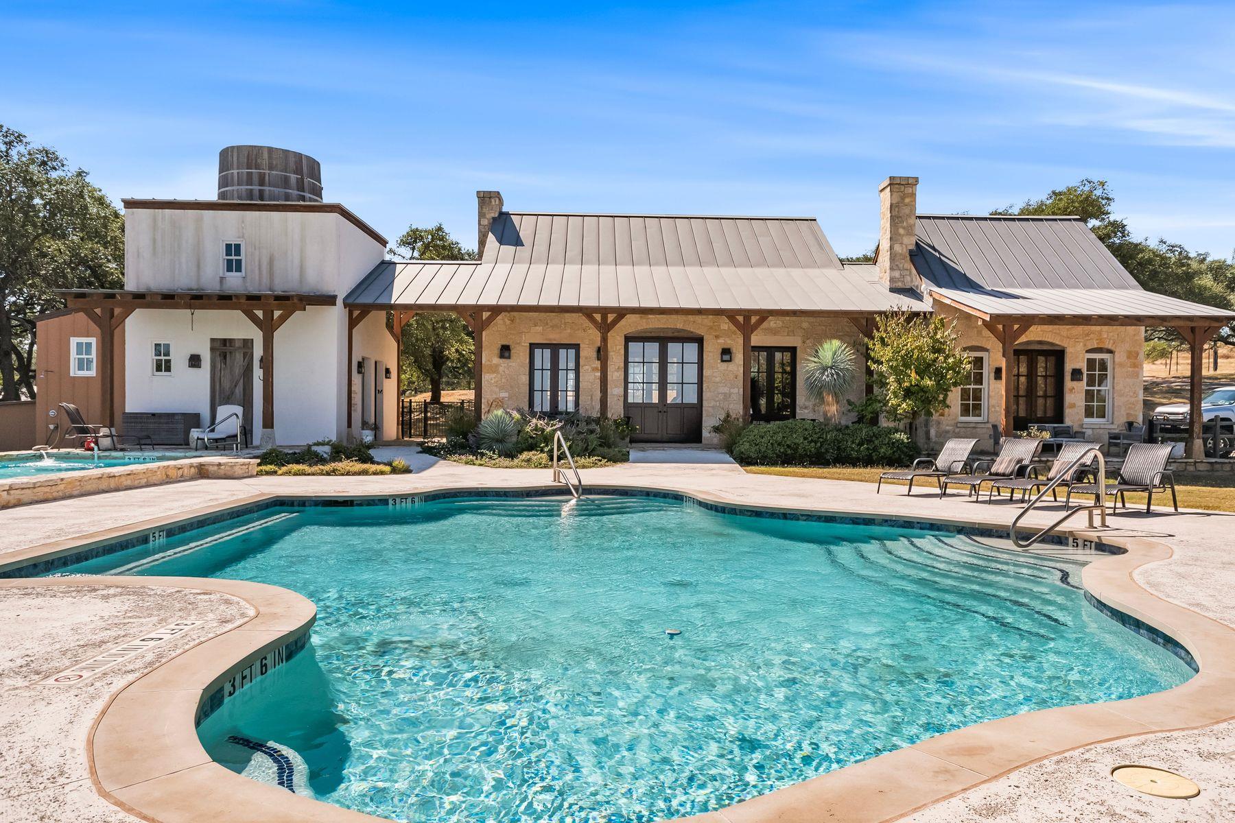 226 S Walnut Springs Rd, Johnson City, TX 78636