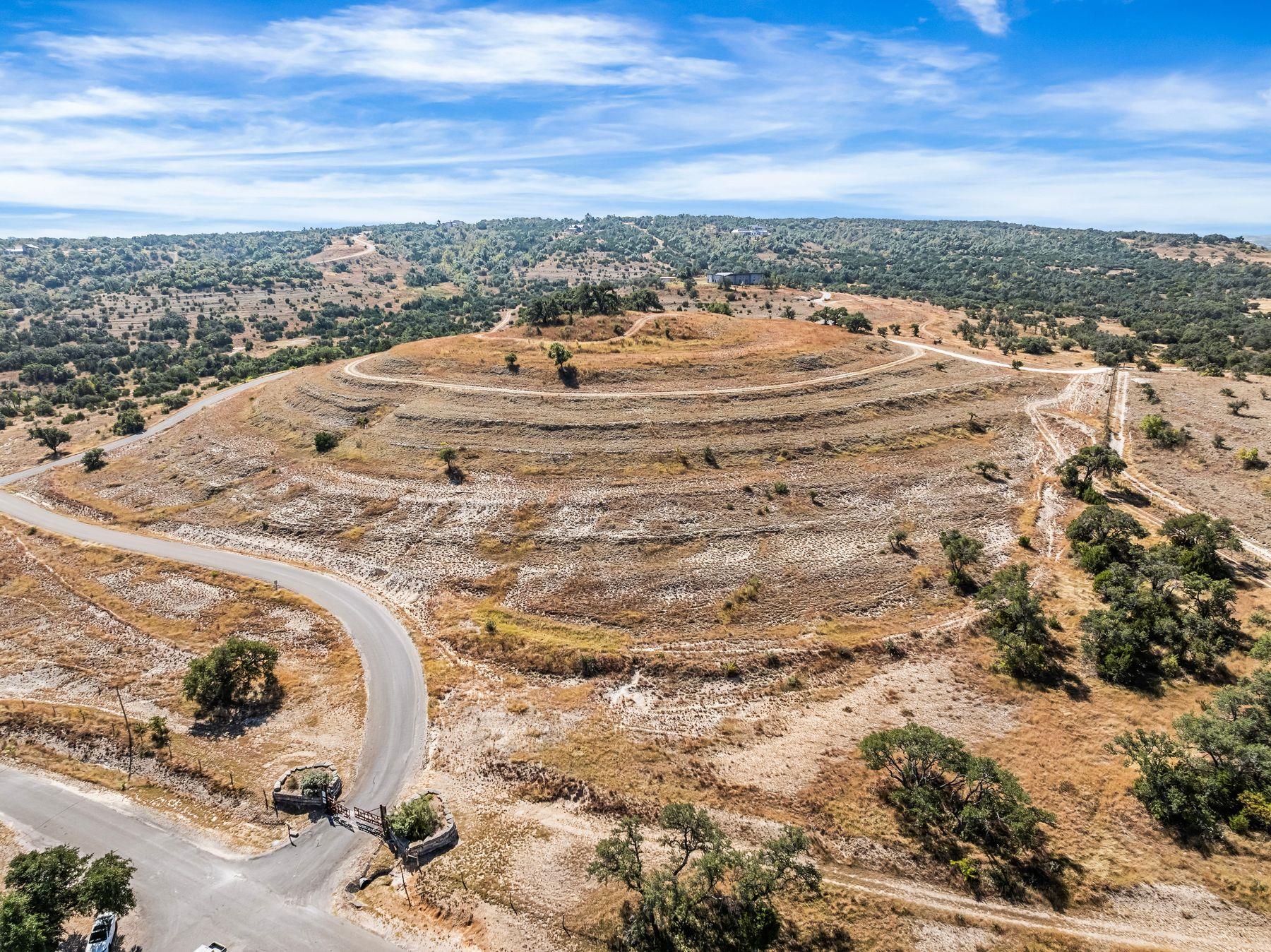 226 S Walnut Springs Rd, Johnson City, TX 78636