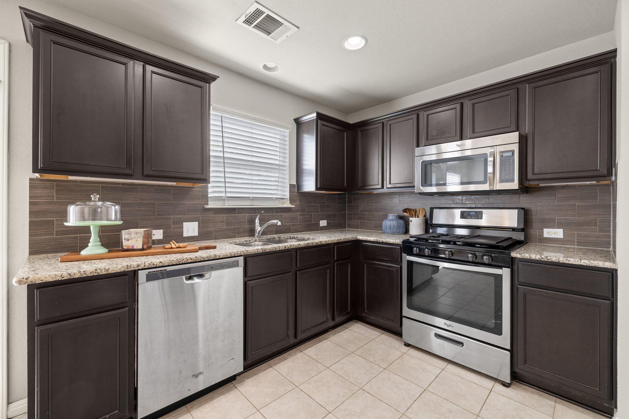 464 S Brook Dr, Leander, TX 78641