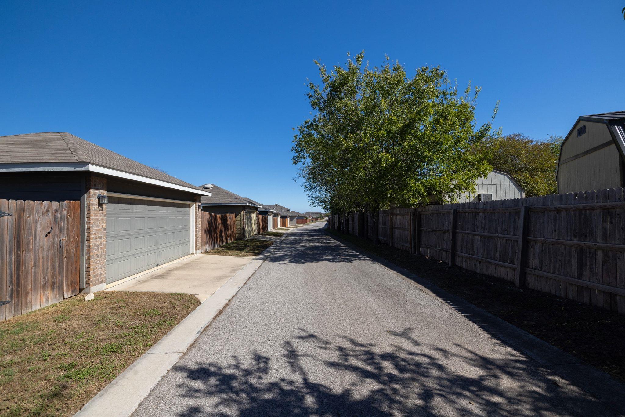 464 S Brook Dr, Leander, TX 78641