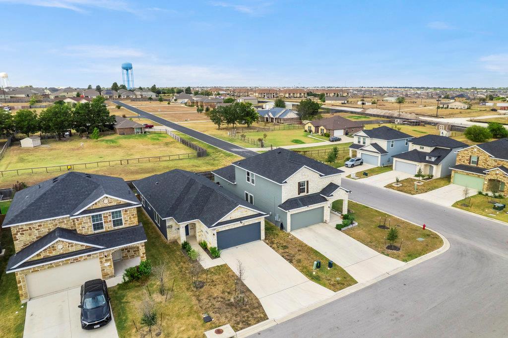 104 Katie Elder Dr, Jarrell, TX 76537