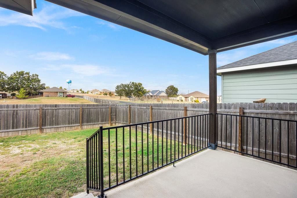 104 Katie Elder Dr, Jarrell, TX 76537