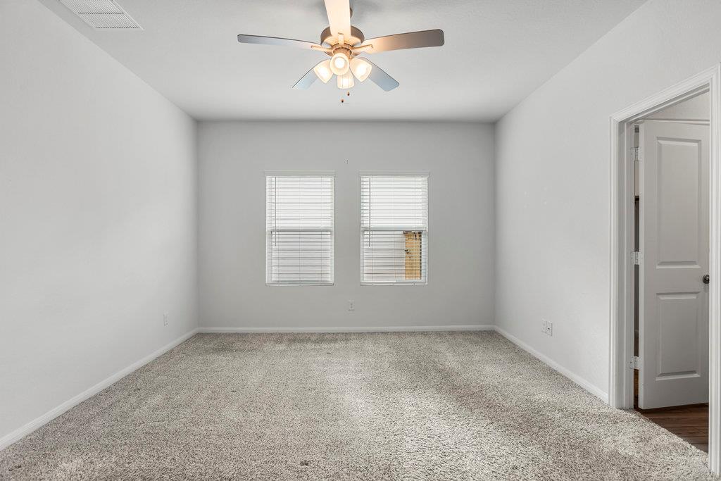 104 Katie Elder Dr, Jarrell, TX 76537