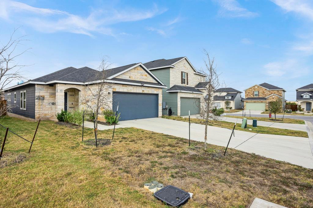 104 Katie Elder Dr, Jarrell, TX 76537