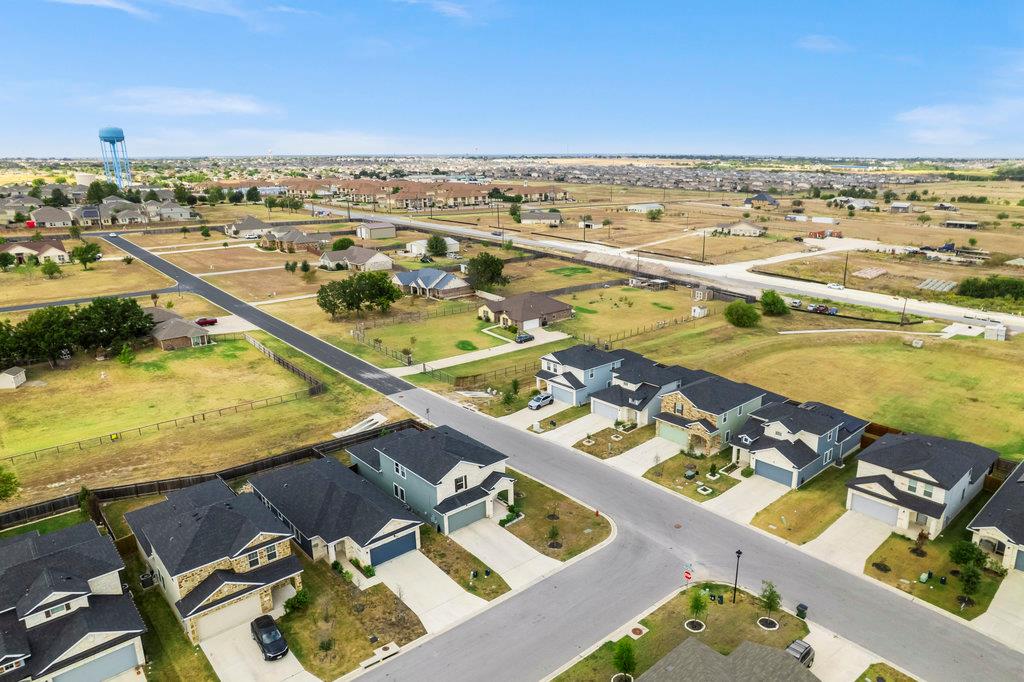 104 Katie Elder Dr, Jarrell, TX 76537