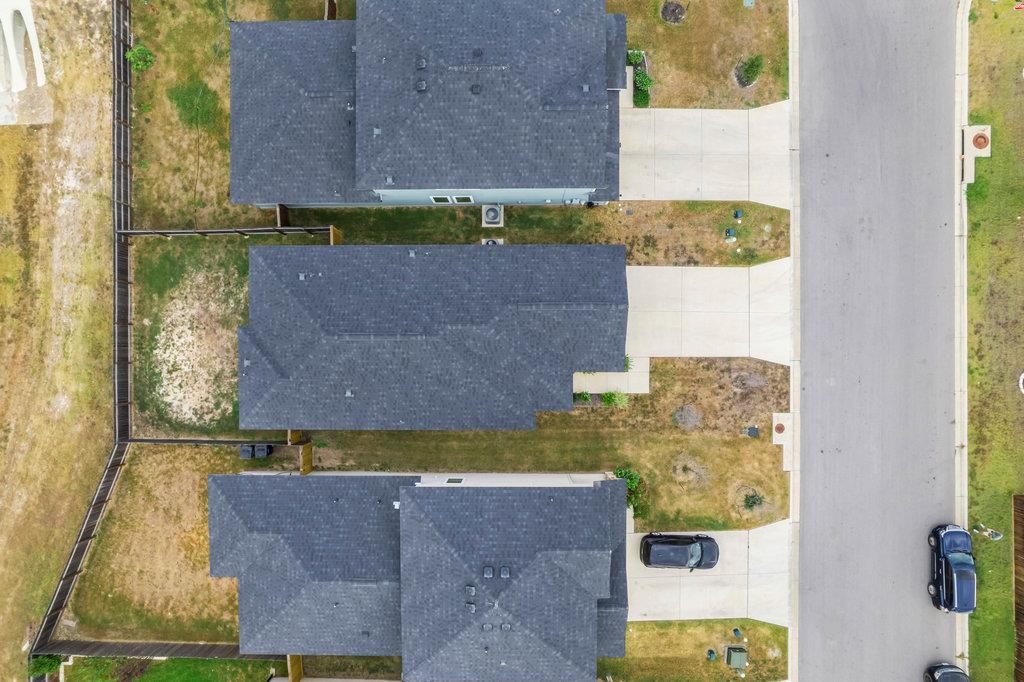 104 Katie Elder Dr, Jarrell, TX 76537