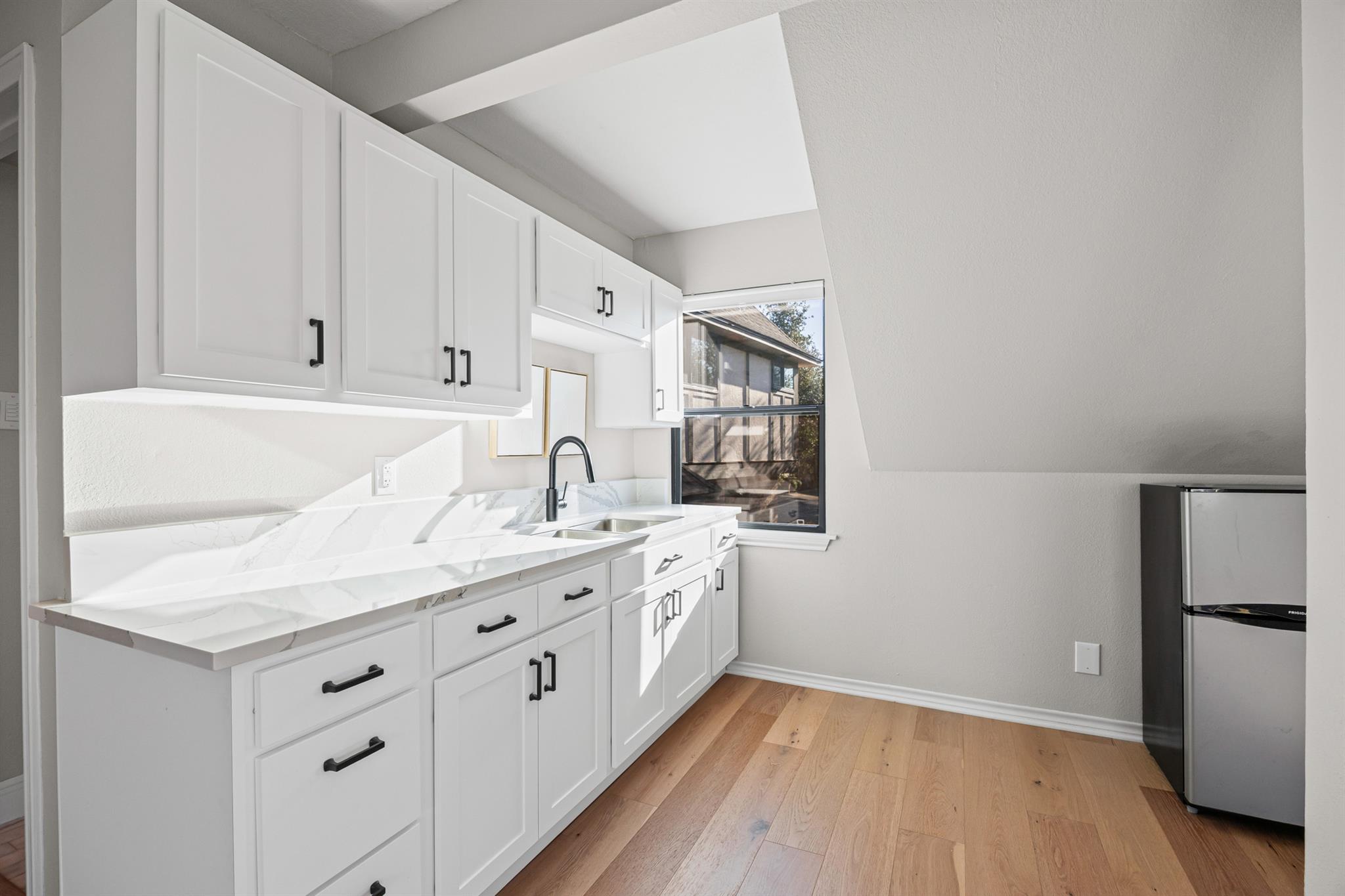 7404 Curly Leaf Cv, Austin, TX 78750