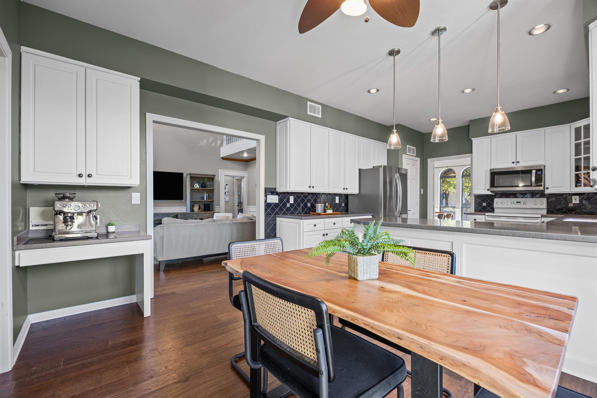 7404 Curly Leaf Cv, Austin, TX 78750