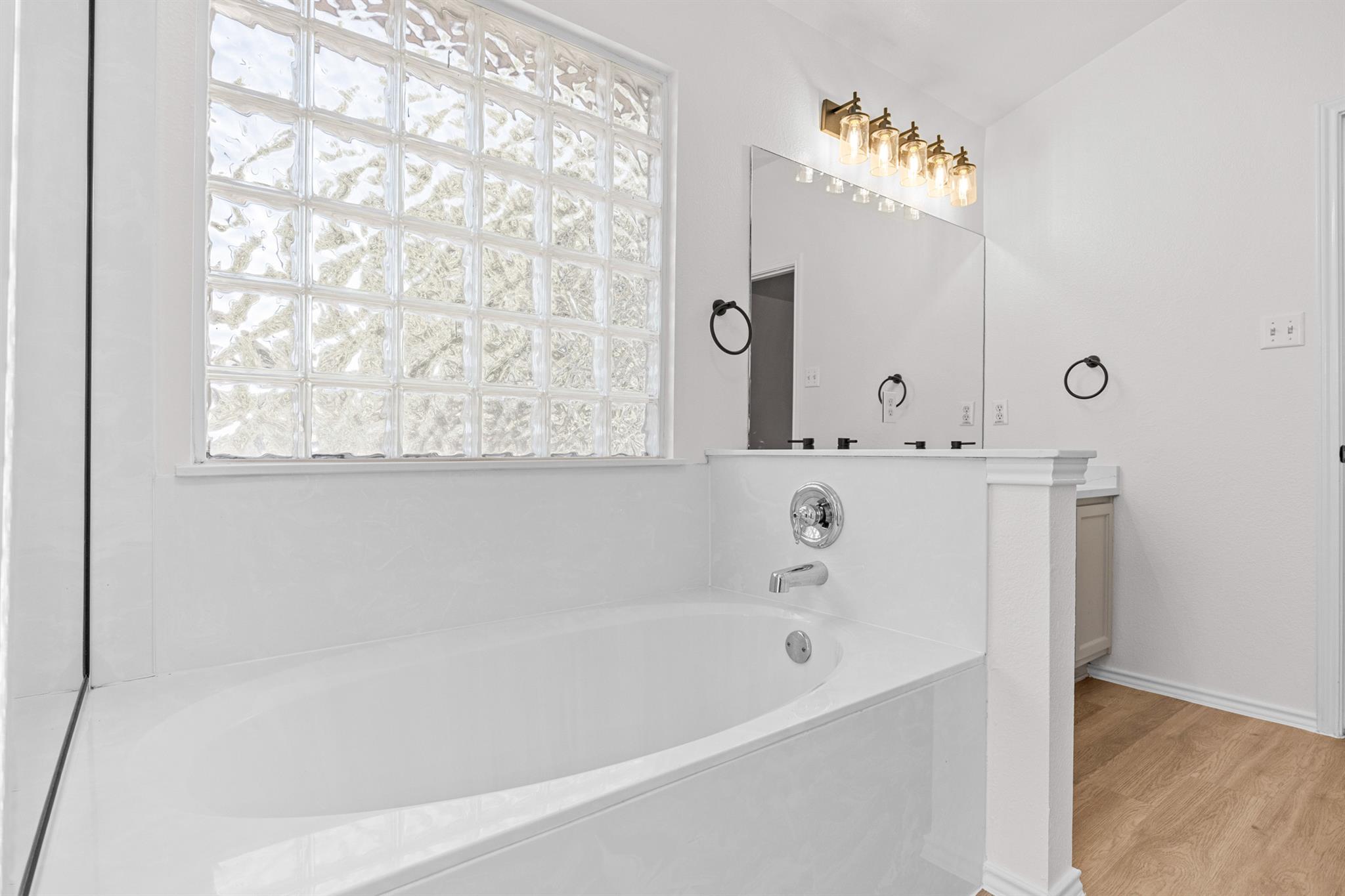 10208 Laredo Dr # 105, Austin, TX 78748