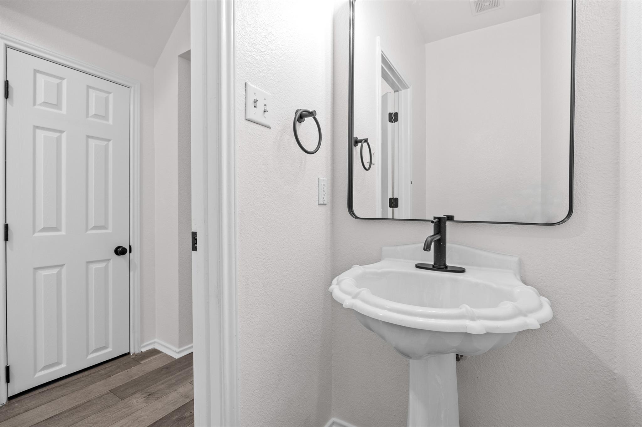 10208 Laredo Dr # 105, Austin, TX 78748