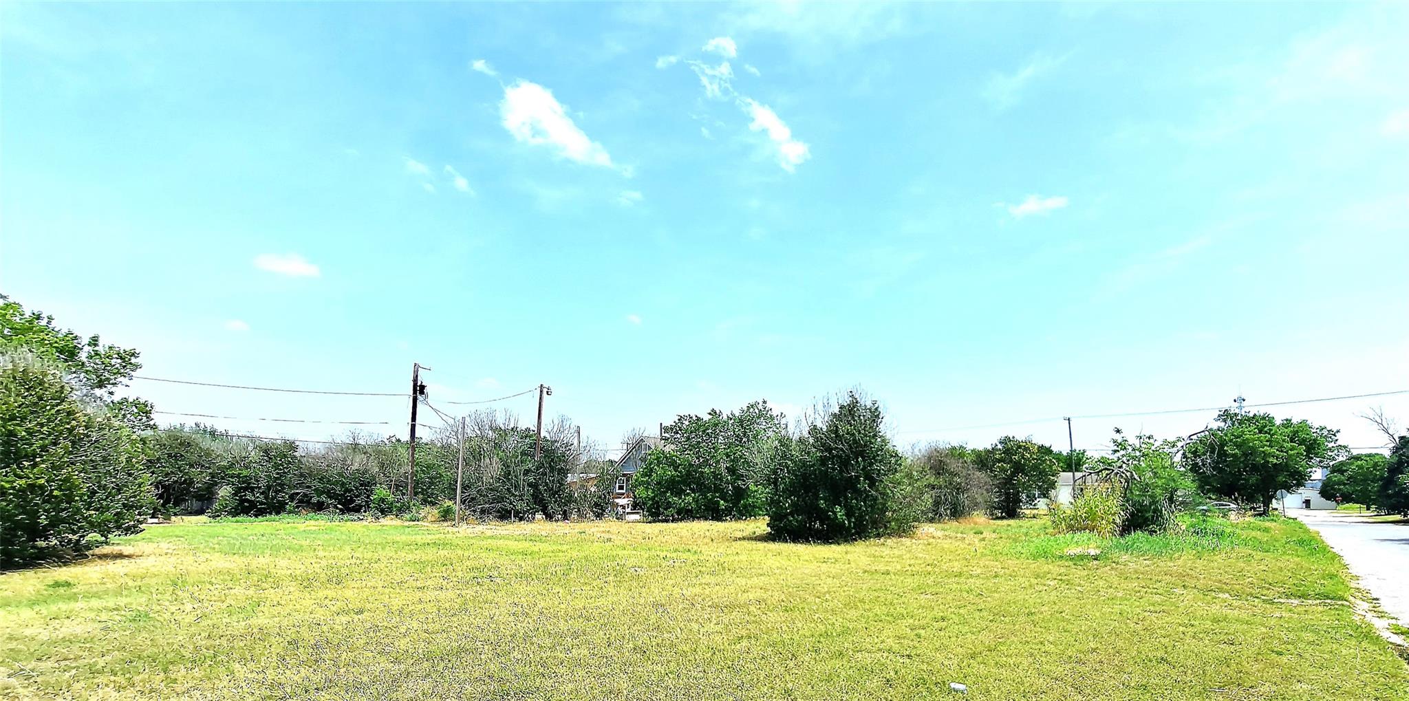318 Burkett St, Taylor, TX 76574