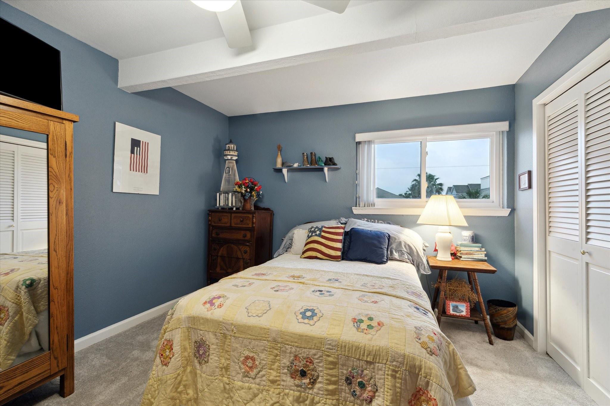 251 Isles End Rd, Galveston, TX 77554