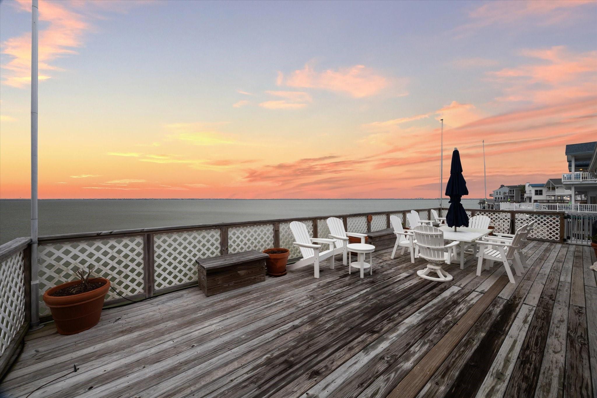 251 Isles End Rd, Galveston, TX 77554