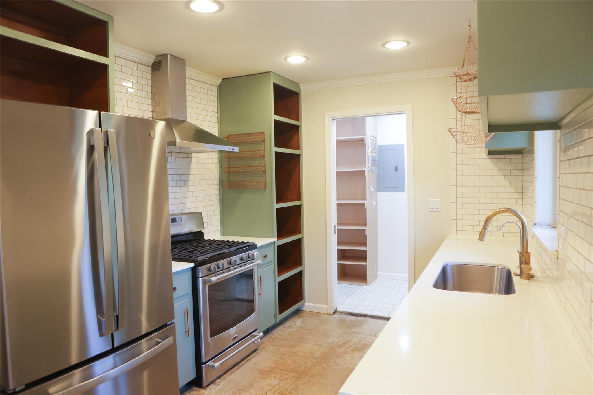 4815 Oldfort Hill Dr, Austin, TX 78723