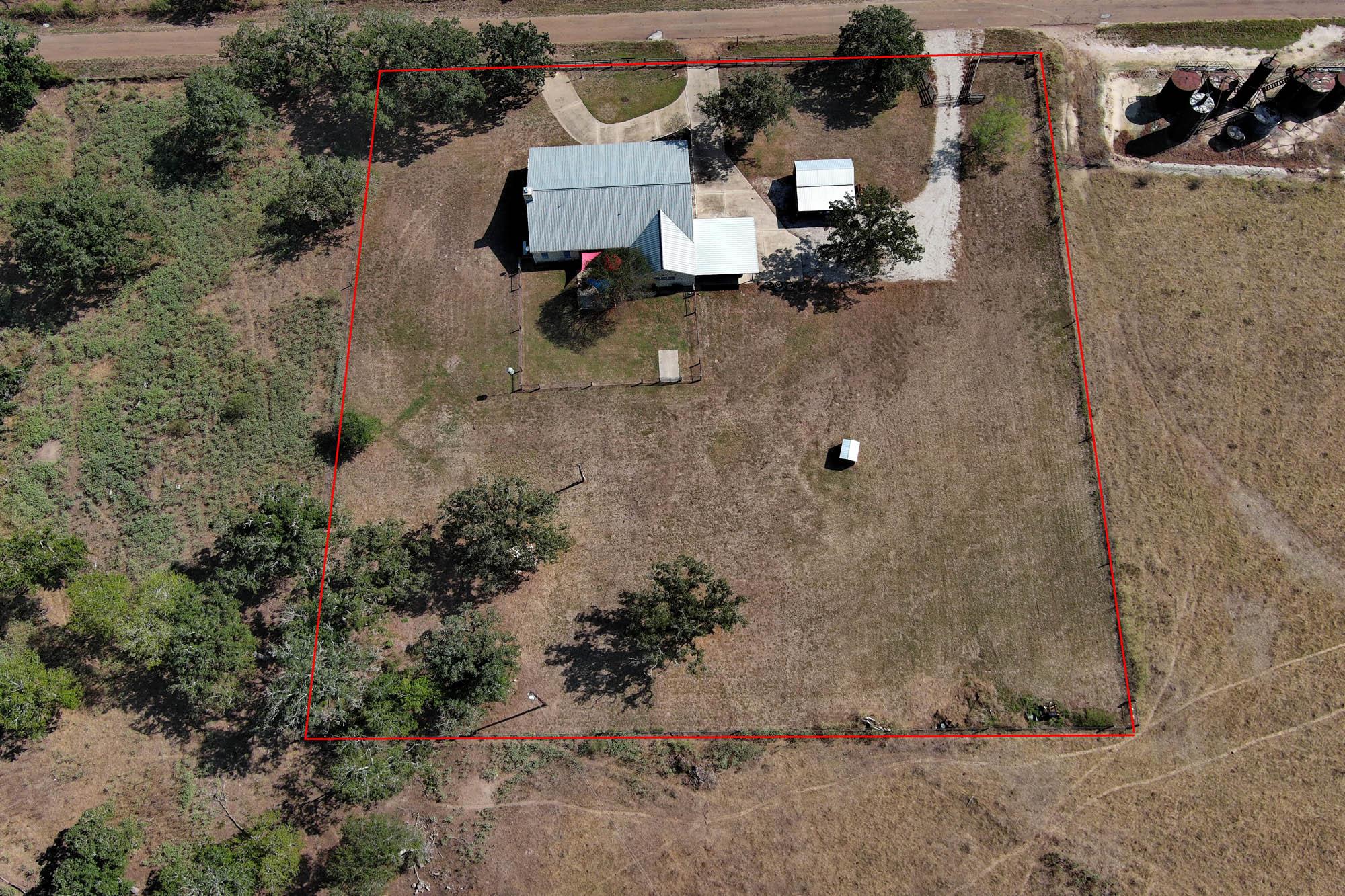 8500 Rosanky Rd, Waelder, TX 78959