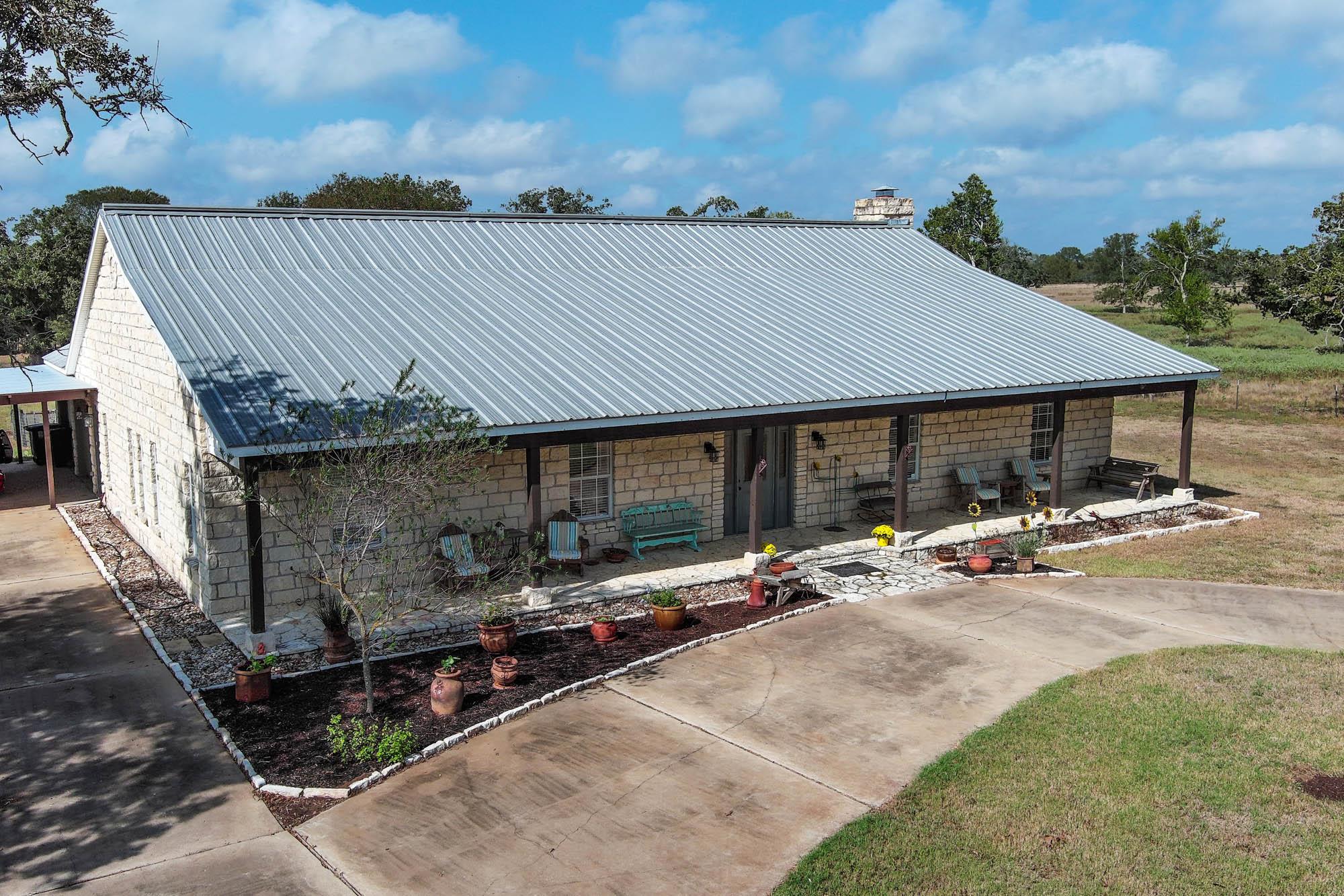 8500 Rosanky Rd, Waelder, TX 78959