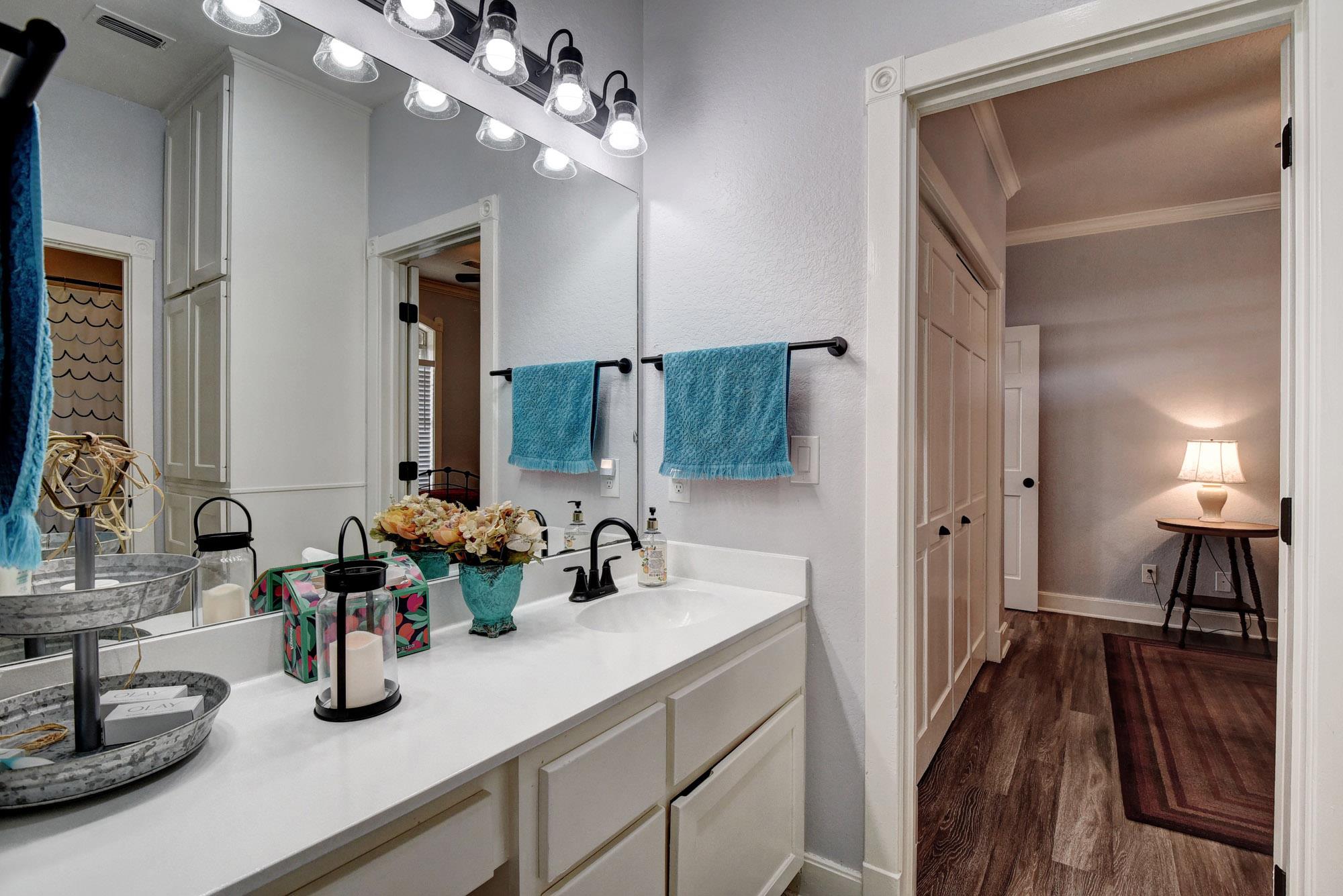 8500 Rosanky Rd, Waelder, TX 78959