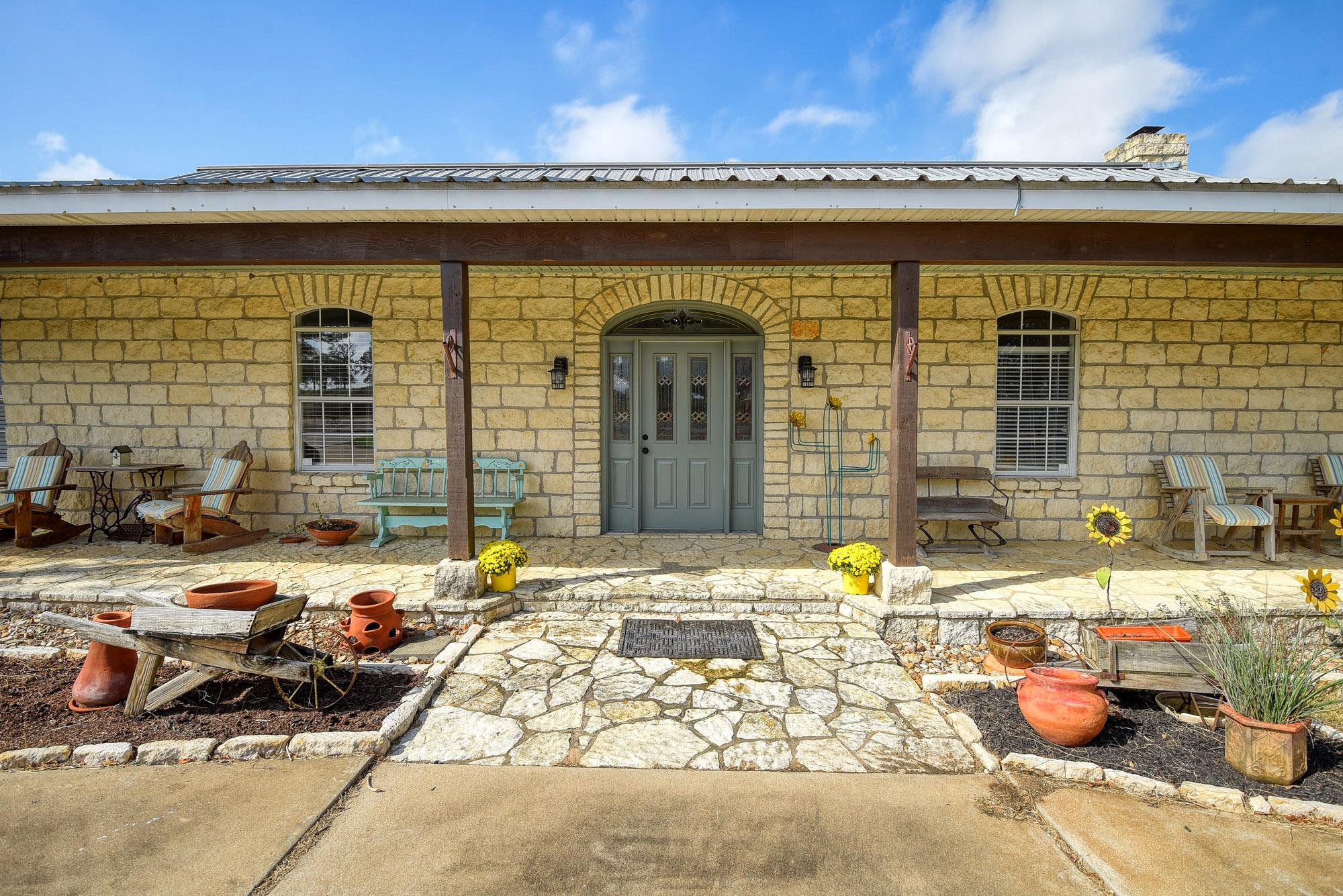 8500 Rosanky Rd, Waelder, TX 78959