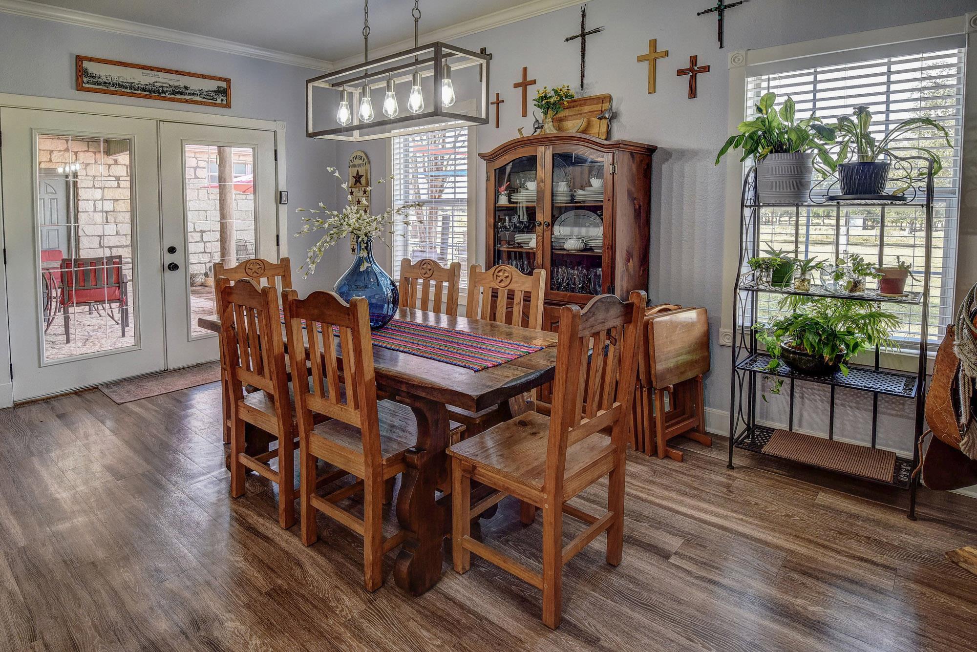 8500 Rosanky Rd, Waelder, TX 78959