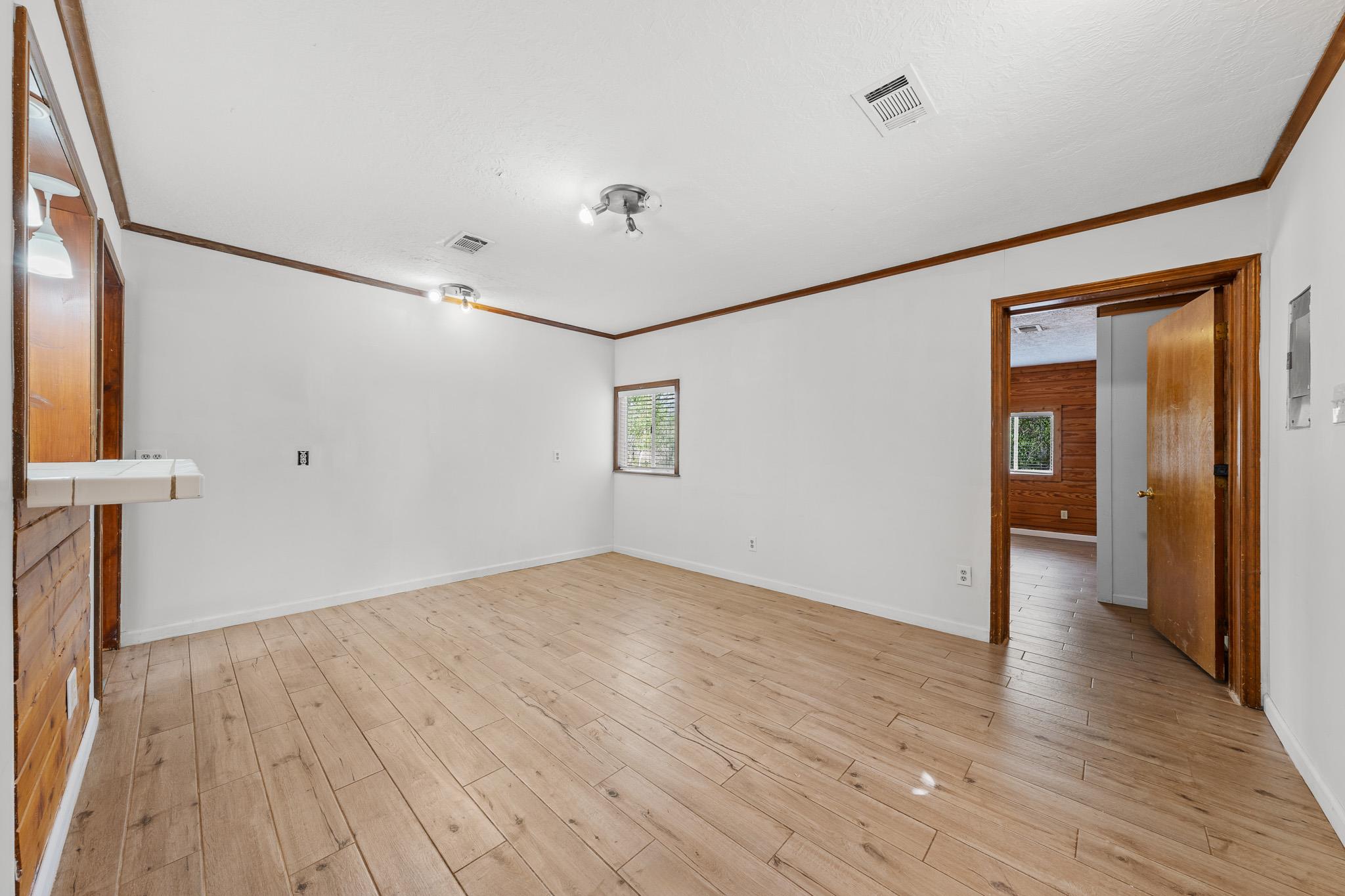 301 Tatum Rd, Martindale, TX 78655