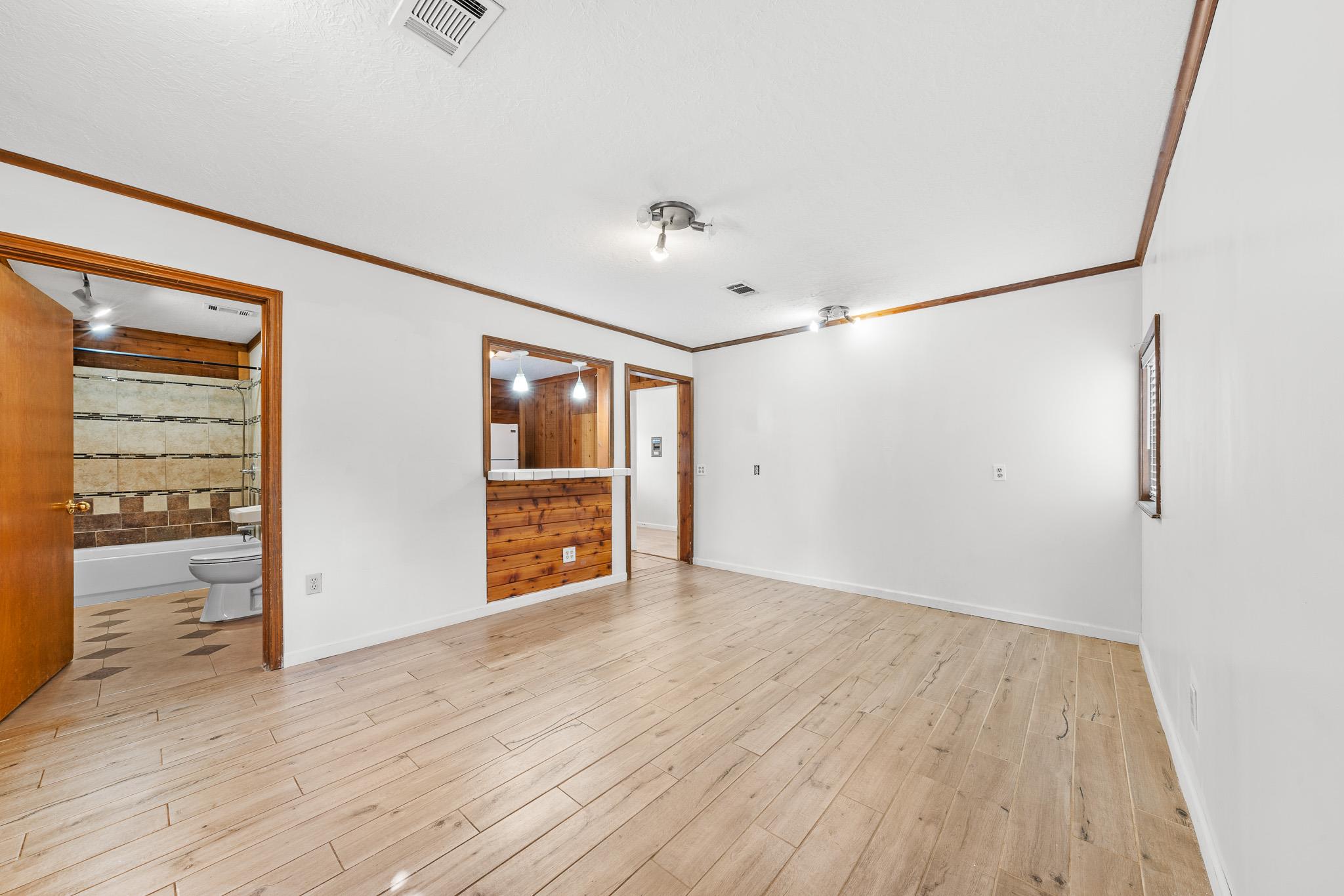 301 Tatum Rd, Martindale, TX 78655