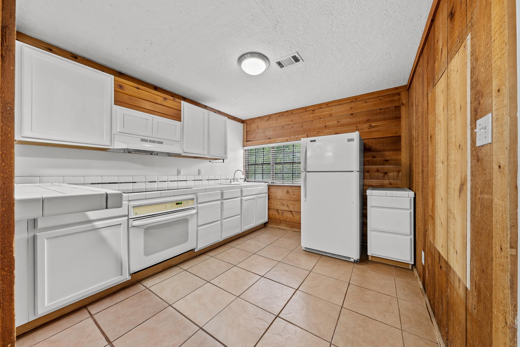 301 Tatum Rd, Martindale, TX 78655