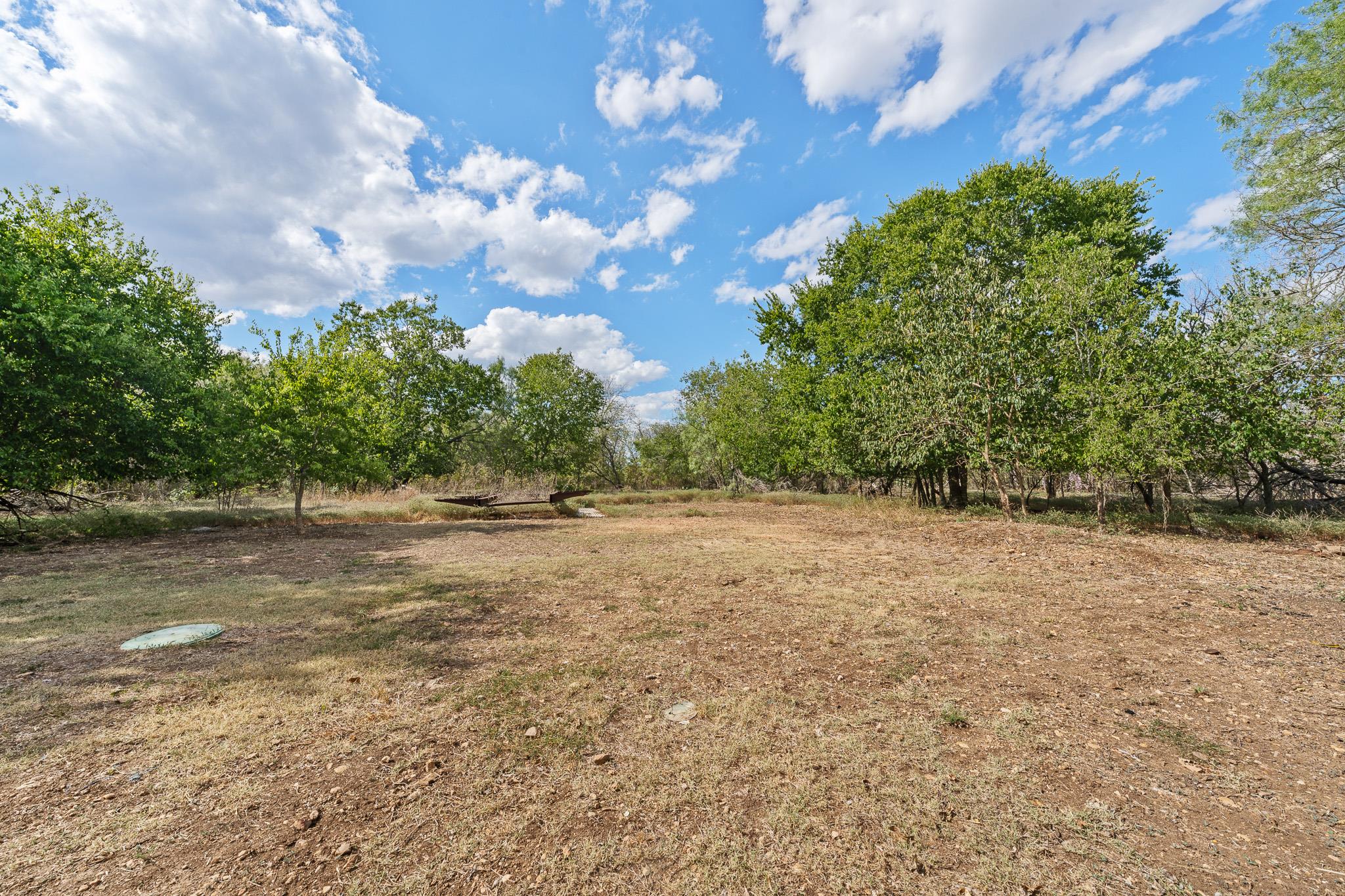 301 Tatum Rd, Martindale, TX 78655