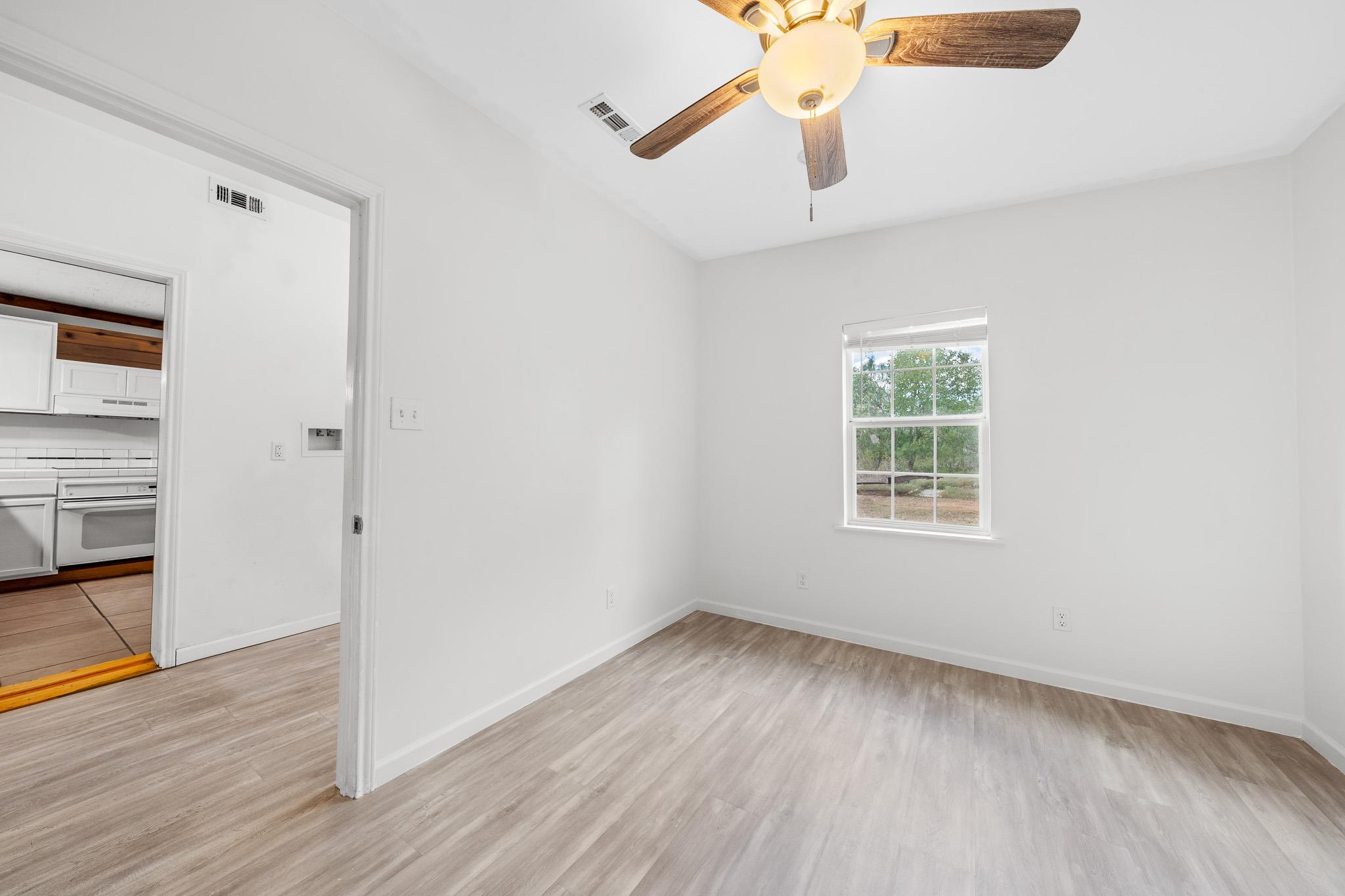 301 Tatum Rd, Martindale, TX 78655