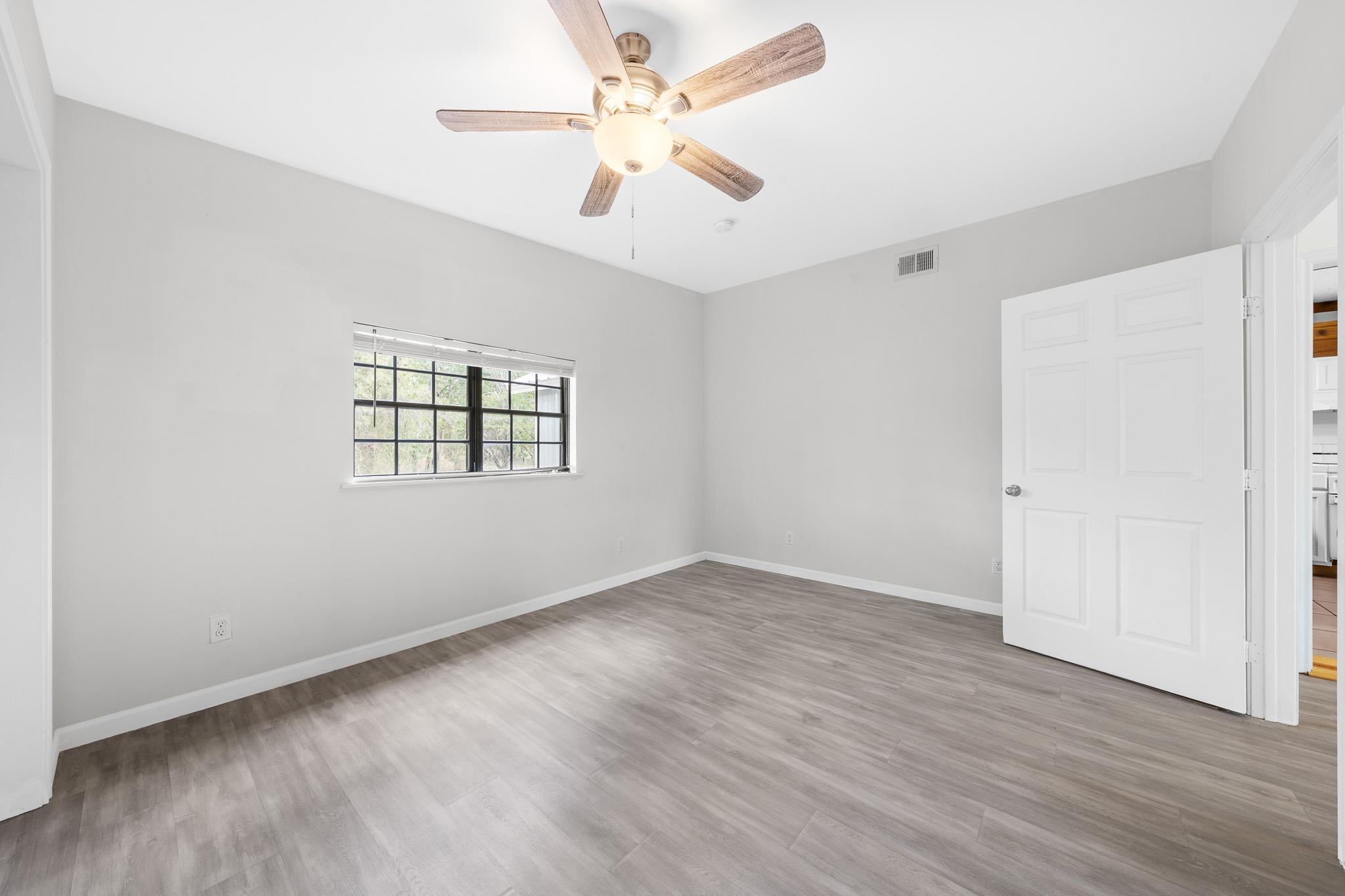 301 Tatum Rd, Martindale, TX 78655