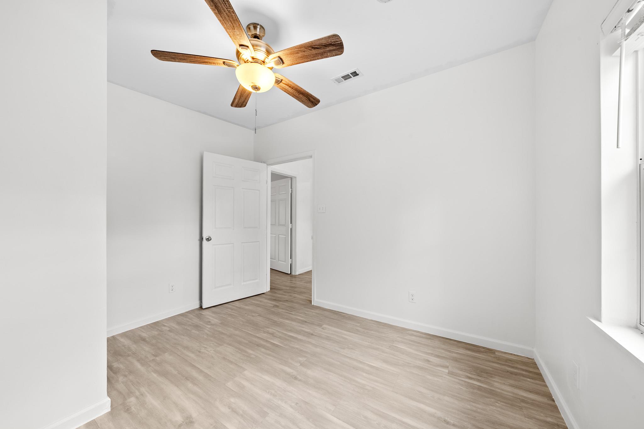 301 Tatum Rd, Martindale, TX 78655