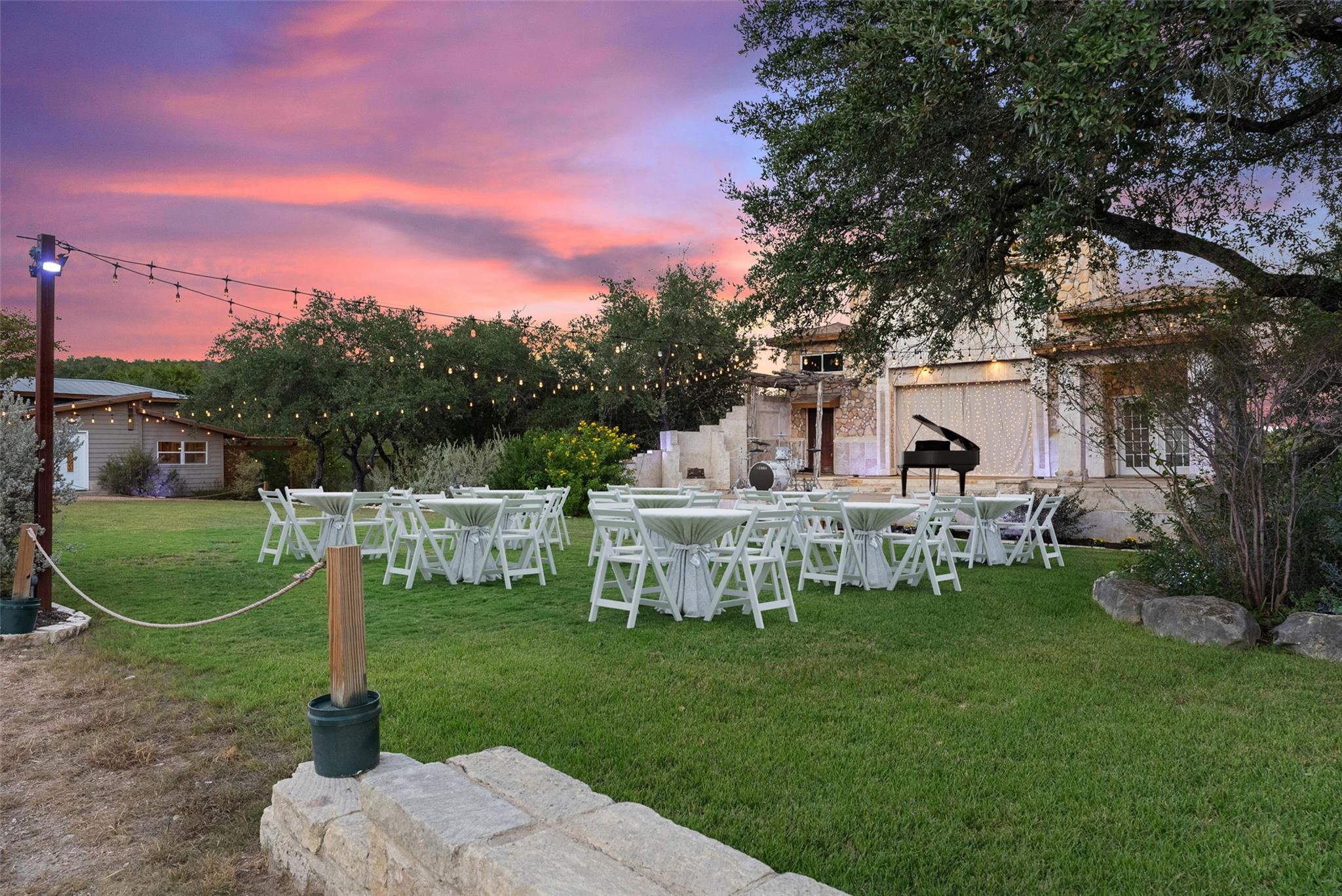 3500 R O Dr, Spicewood, TX 78669