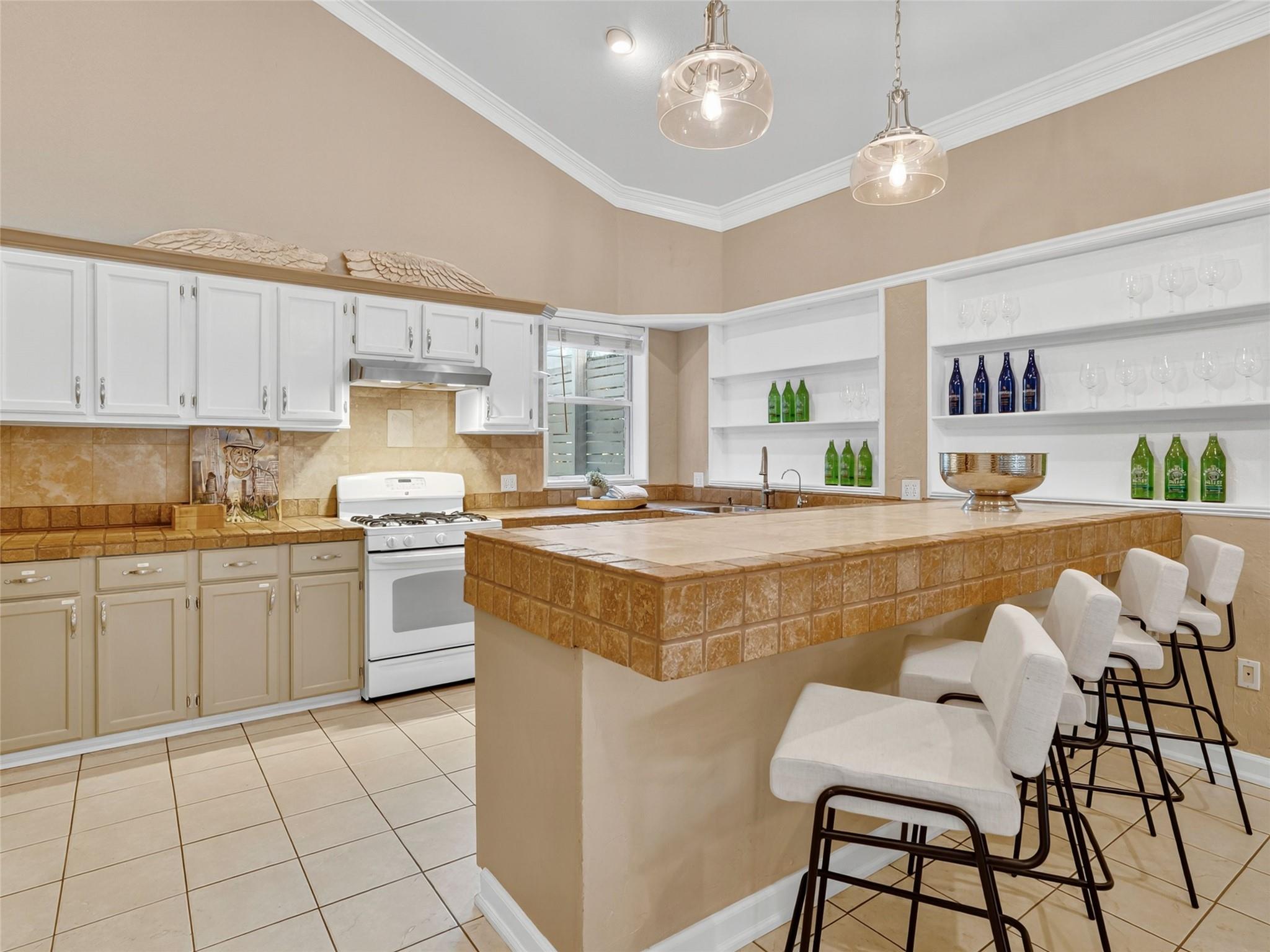 3500 R O Dr, Spicewood, TX 78669