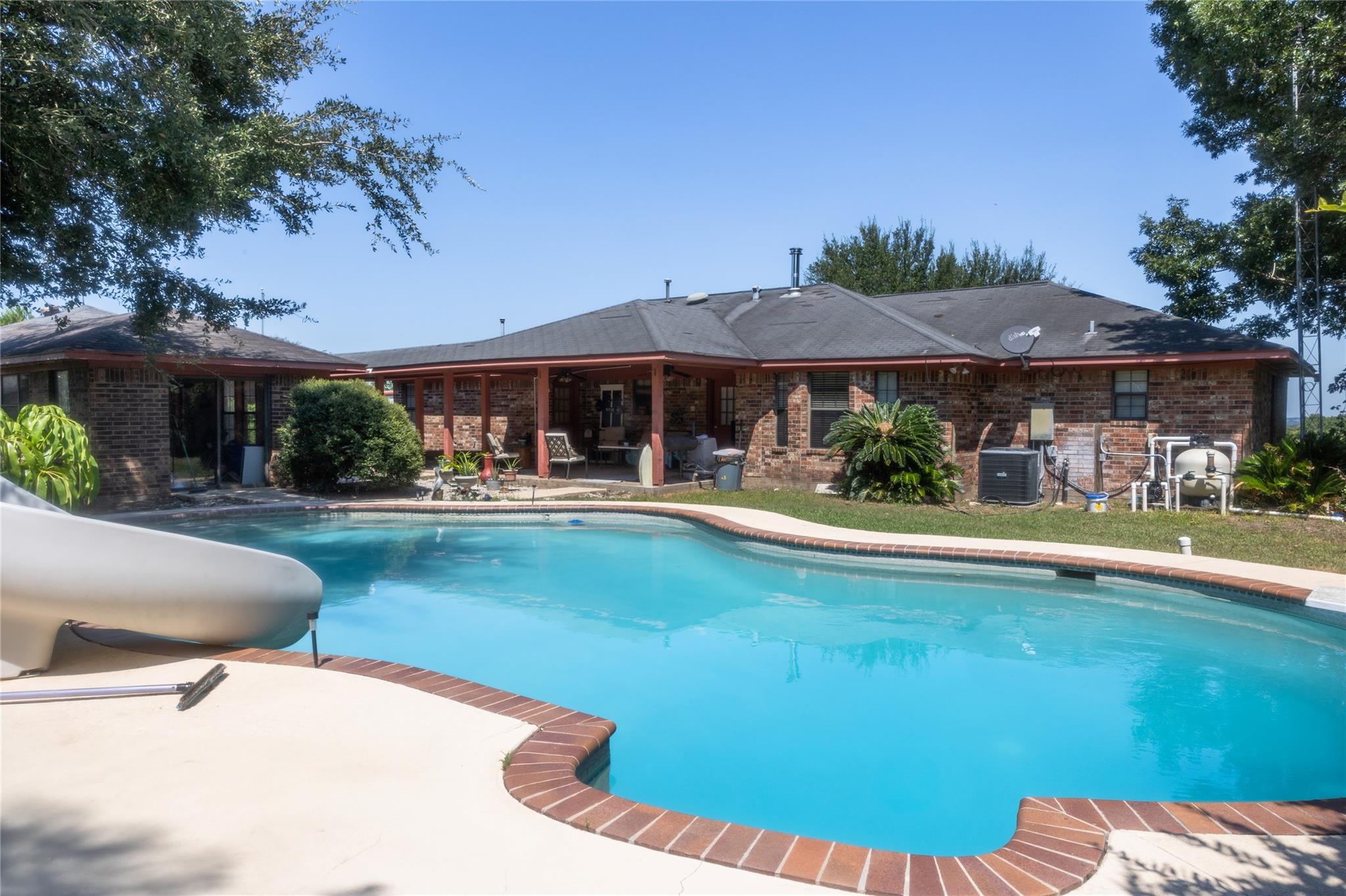 3225 Terrier Hill Ln, Brenham, TX 77833