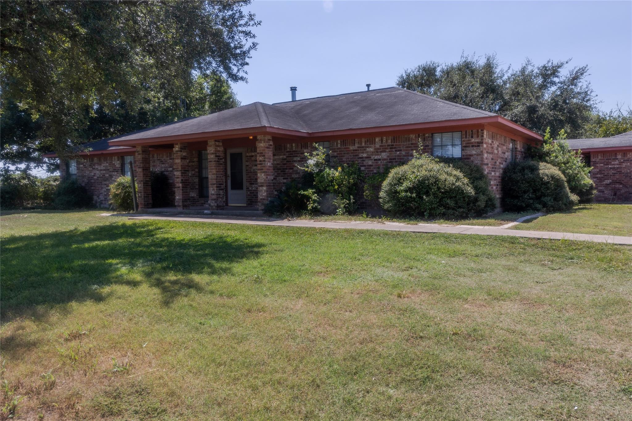 3225 Terrier Hill Ln, Brenham, TX 77833