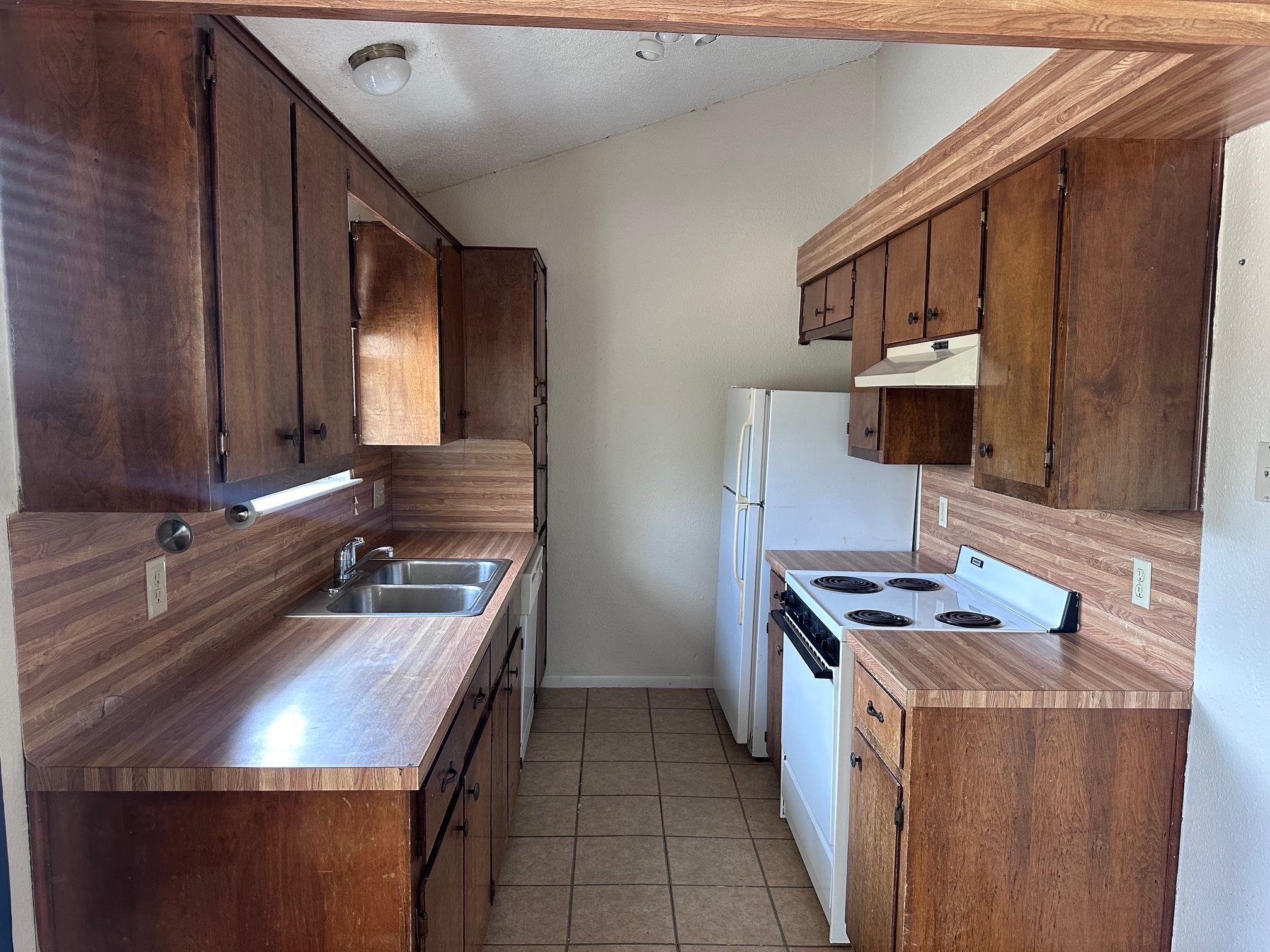 114 Thorne Rd # B, Cedar Creek, TX 78612