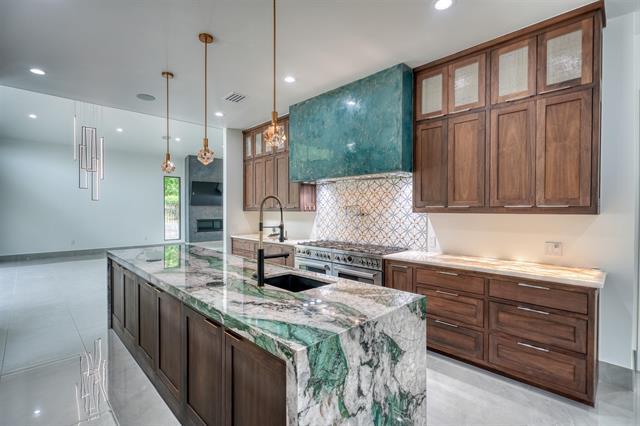 405 Bay West Blvd, Horseshoe Bay, TX 78657