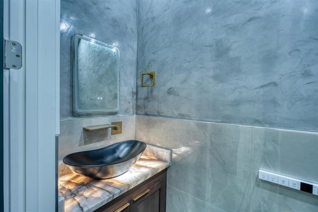 405 Bay West Blvd, Horseshoe Bay, TX 78657