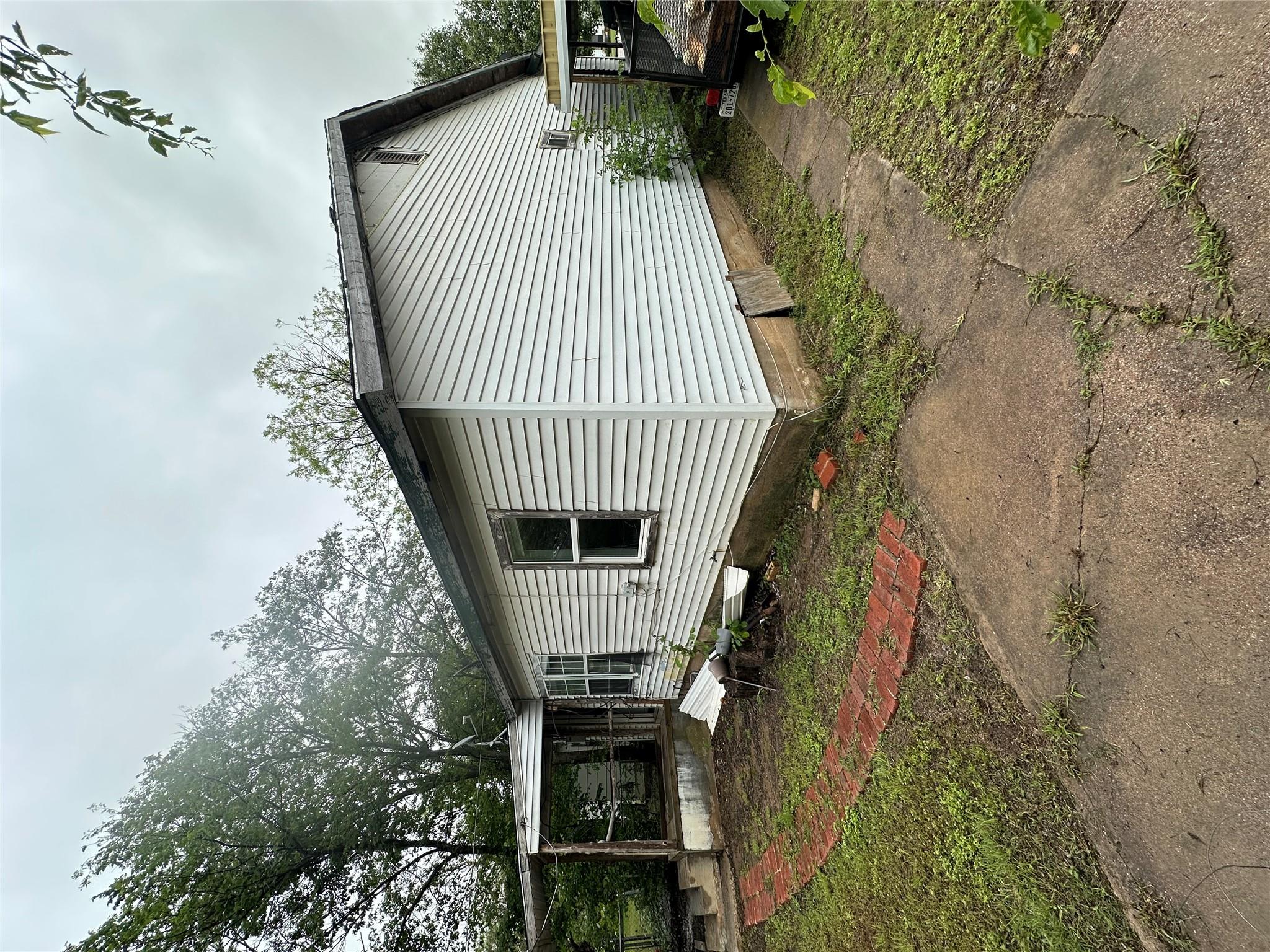 705 E Highway 82, Nocona, TX 76255