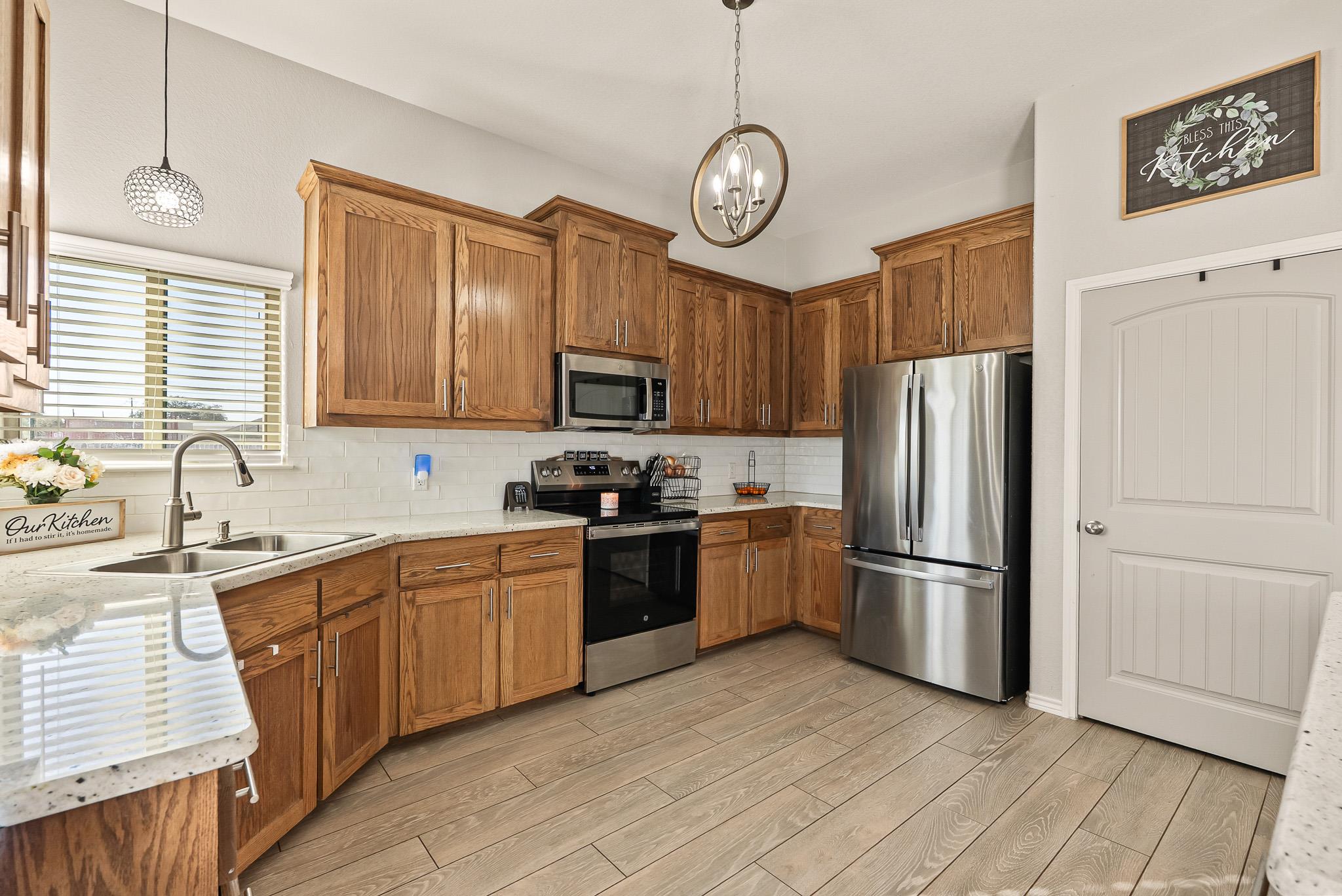 1015 Hickory Ln, Kempner, TX 76539