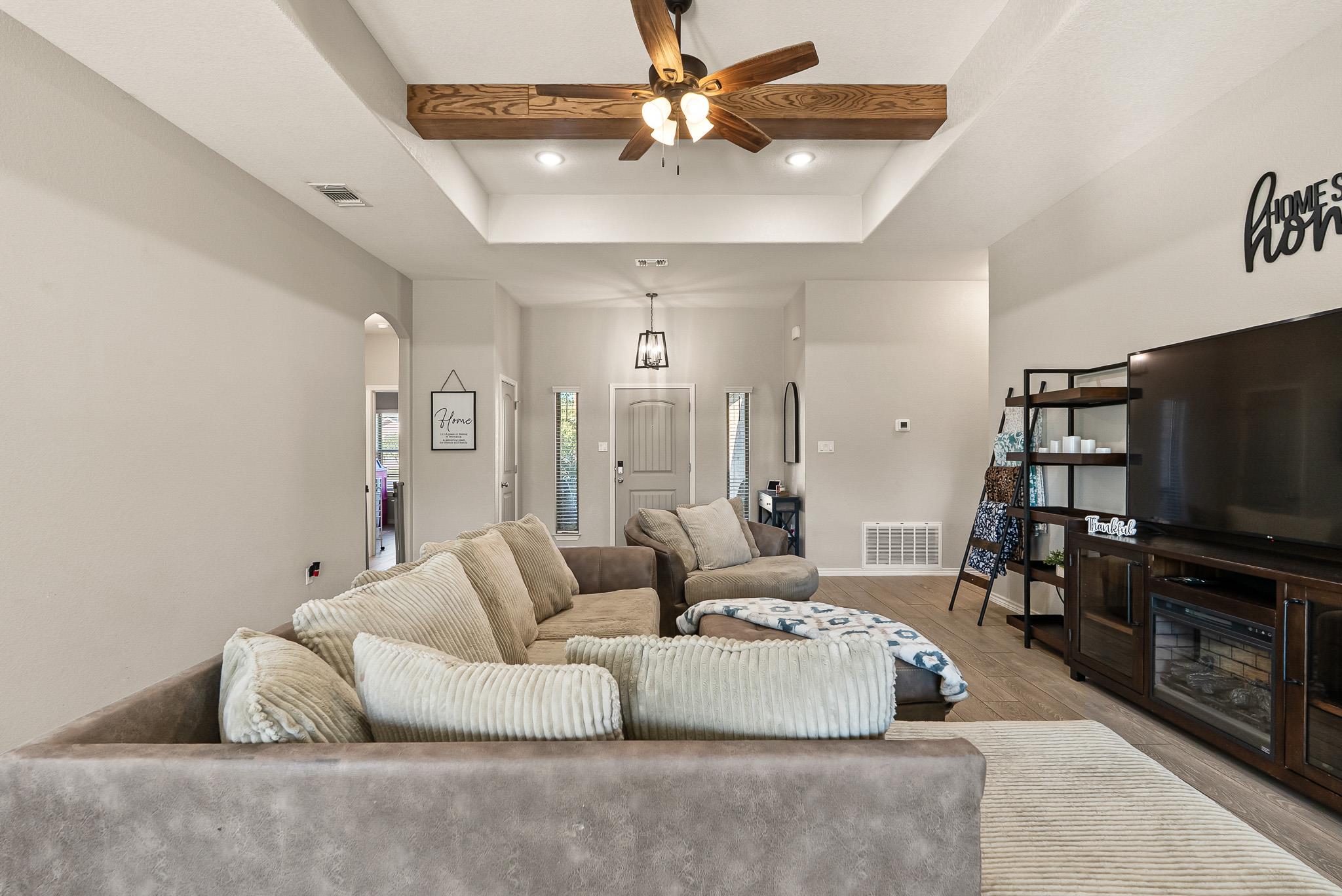 1015 Hickory Ln, Kempner, TX 76539