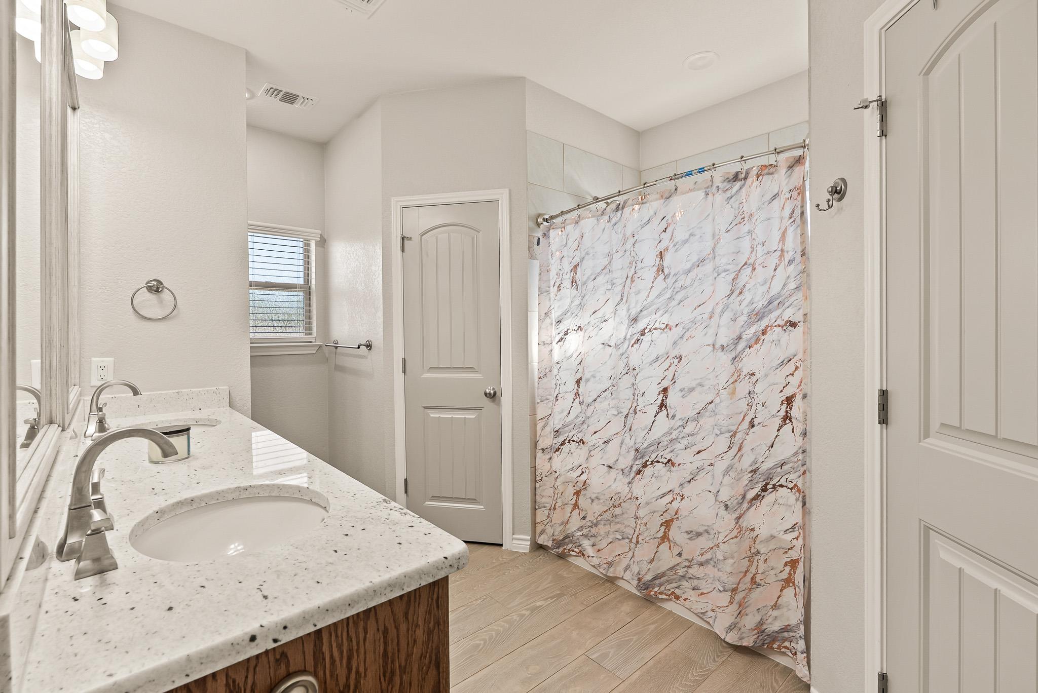 1015 Hickory Ln, Kempner, TX 76539