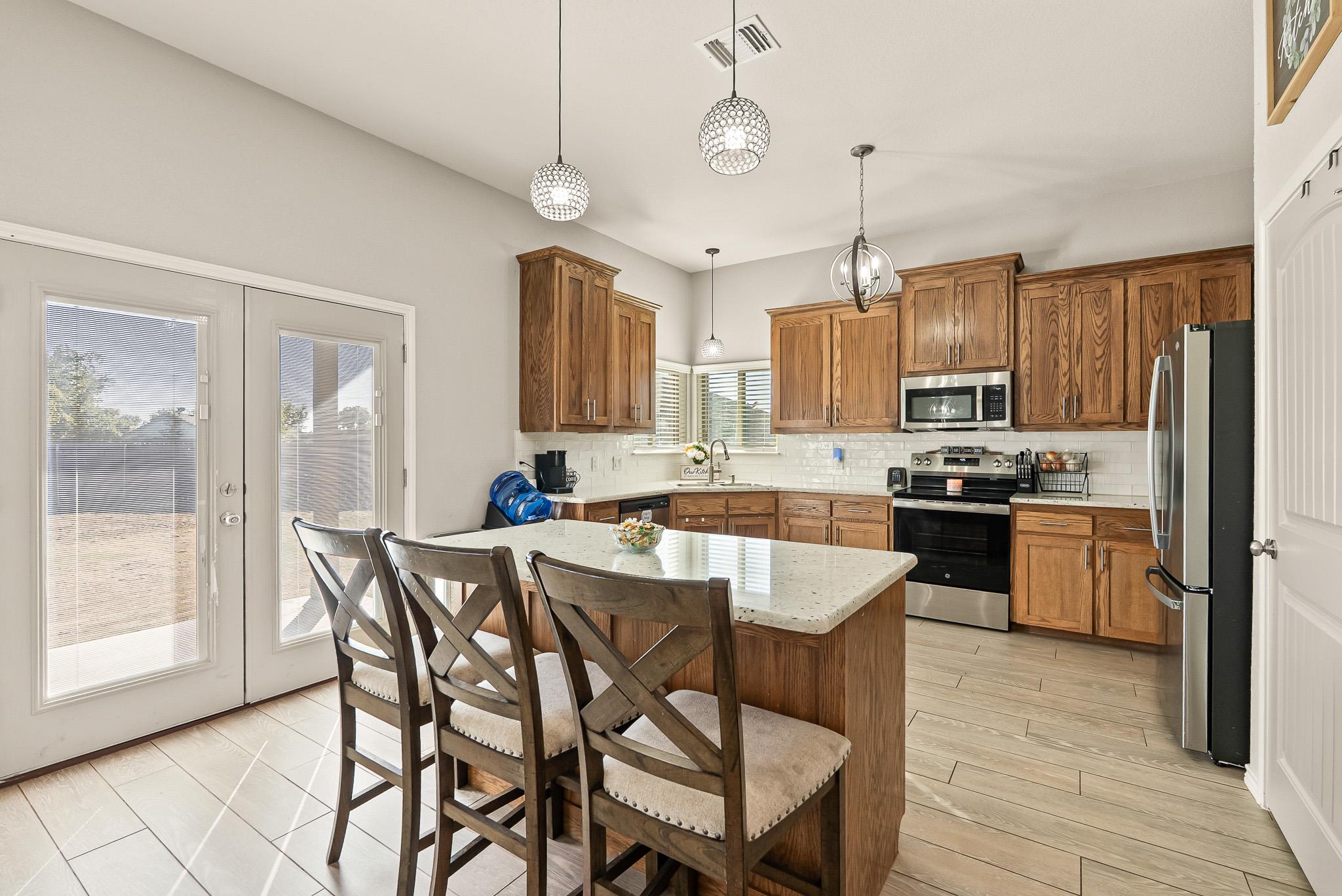 1015 Hickory Ln, Kempner, TX 76539