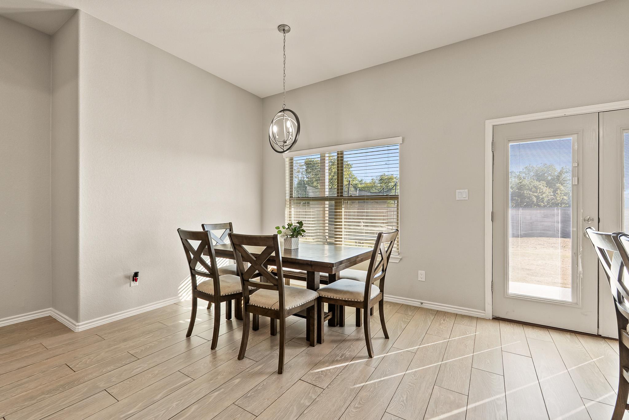 1015 Hickory Ln, Kempner, TX 76539