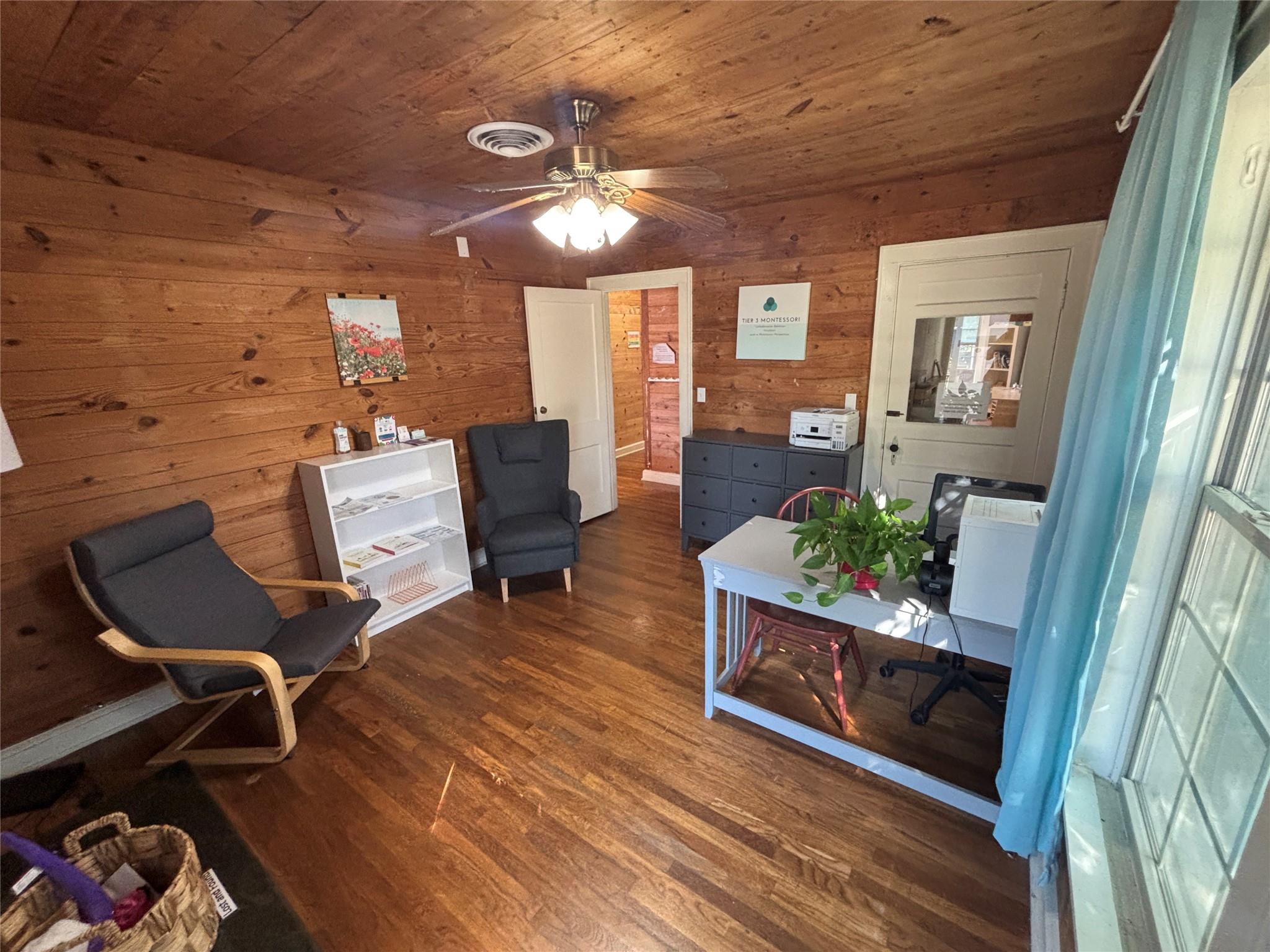 304 E Main St, Round Rock, TX 78664