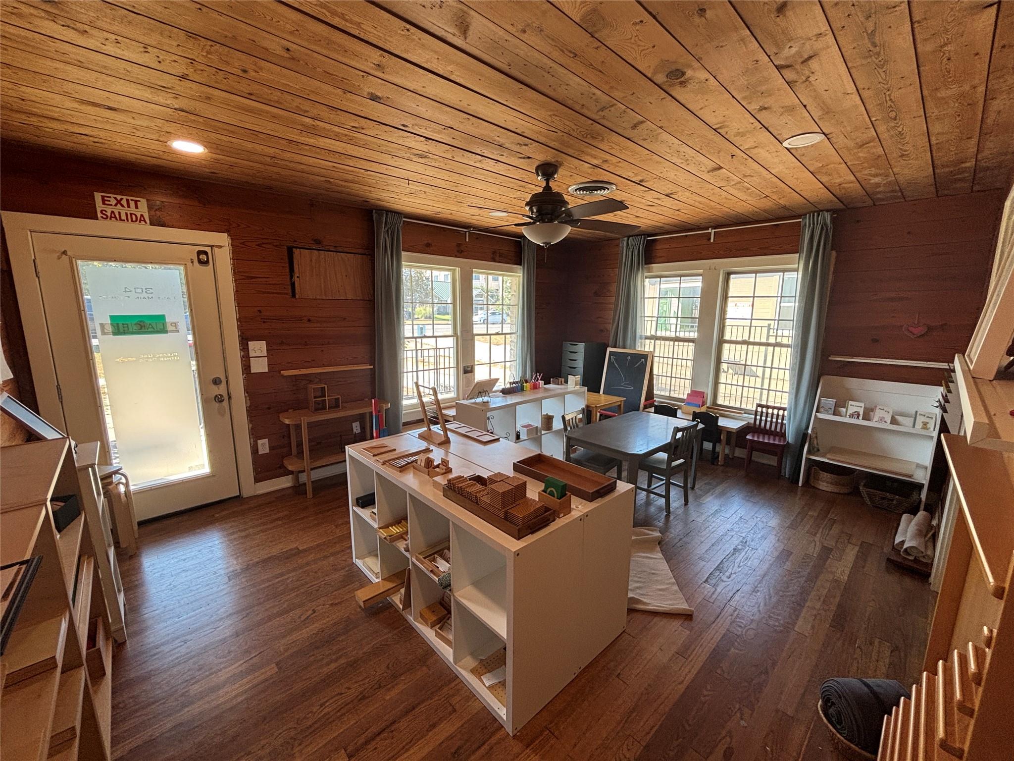 304 E Main St, Round Rock, TX 78664