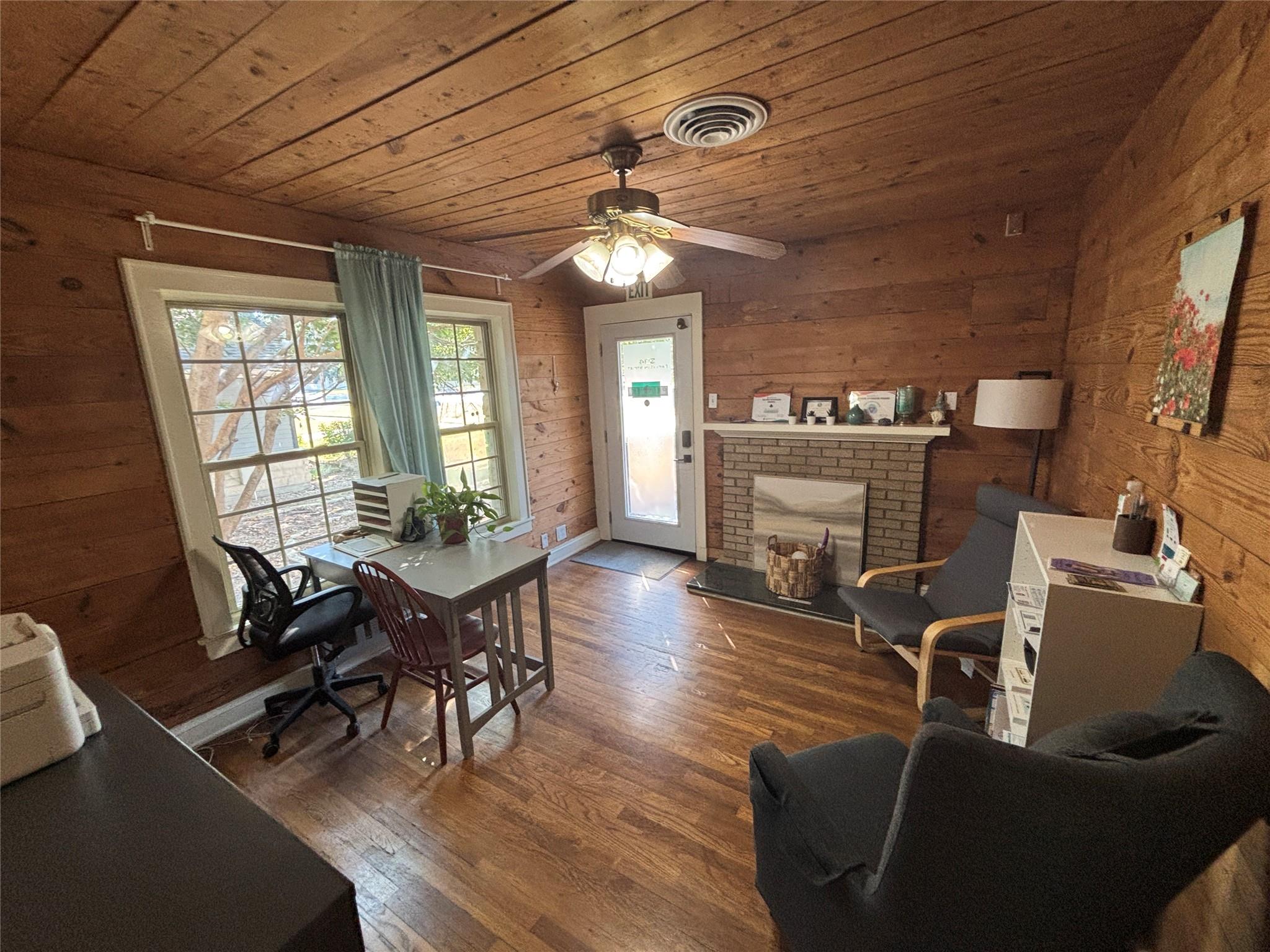 304 E Main St, Round Rock, TX 78664