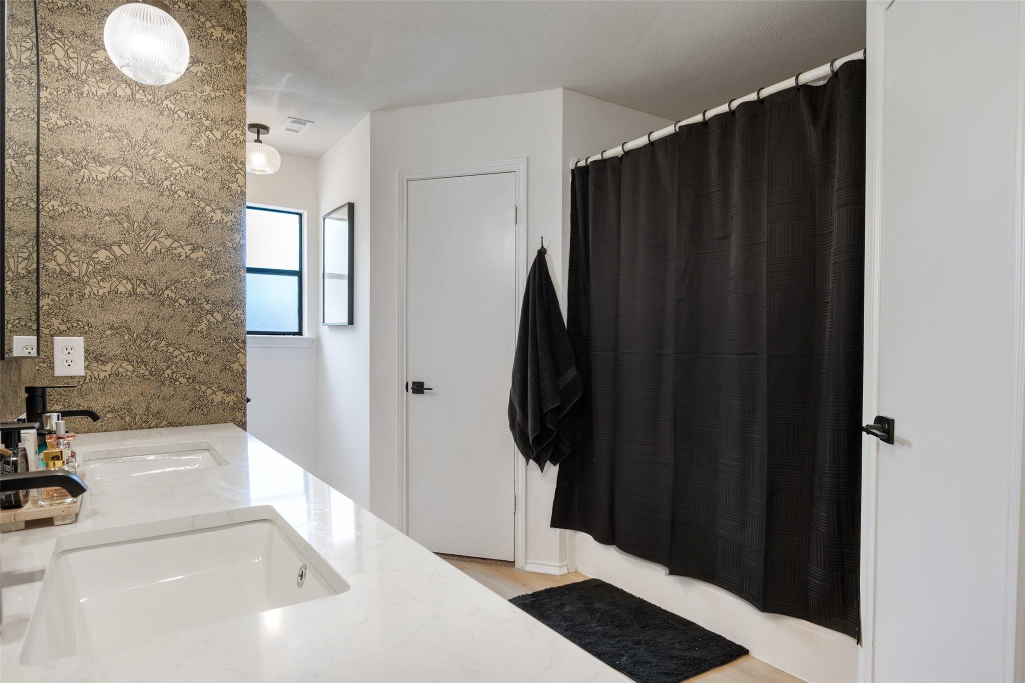 9833 Briar Ridge Dr, Austin, TX 78748