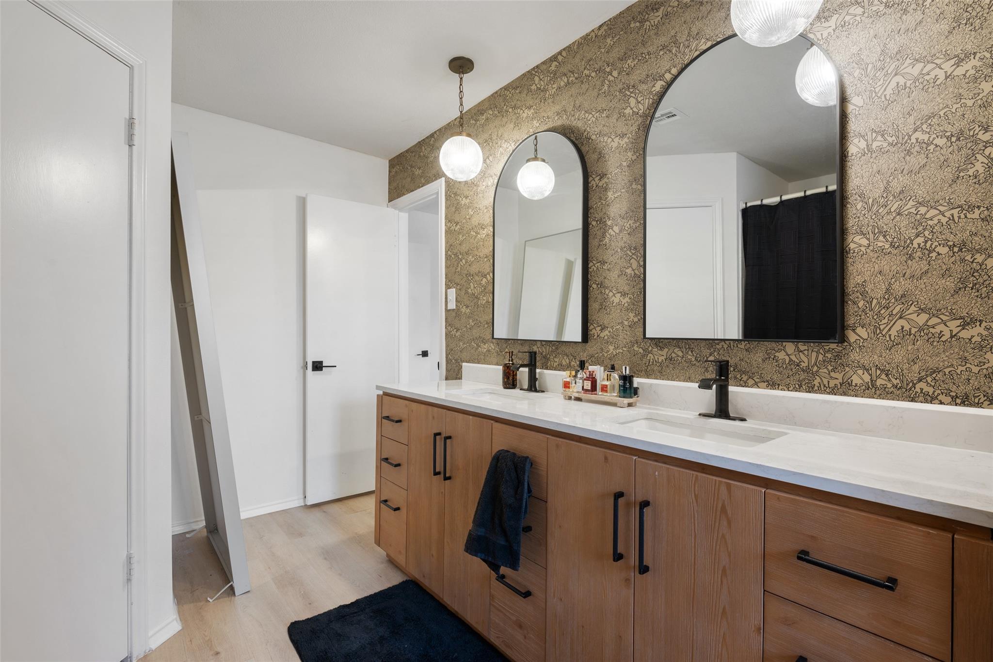 9833 Briar Ridge Dr, Austin, TX 78748