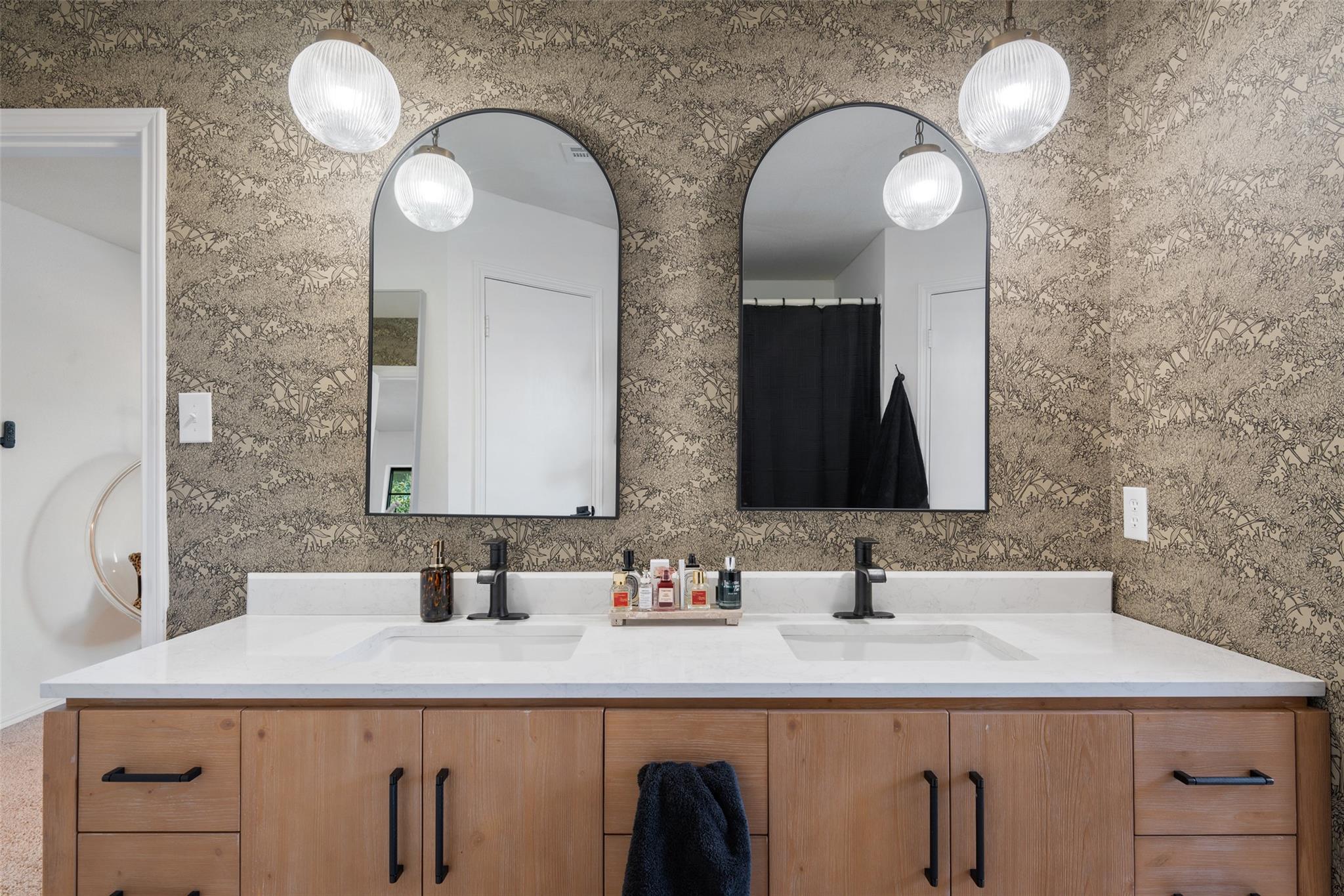 9833 Briar Ridge Dr, Austin, TX 78748